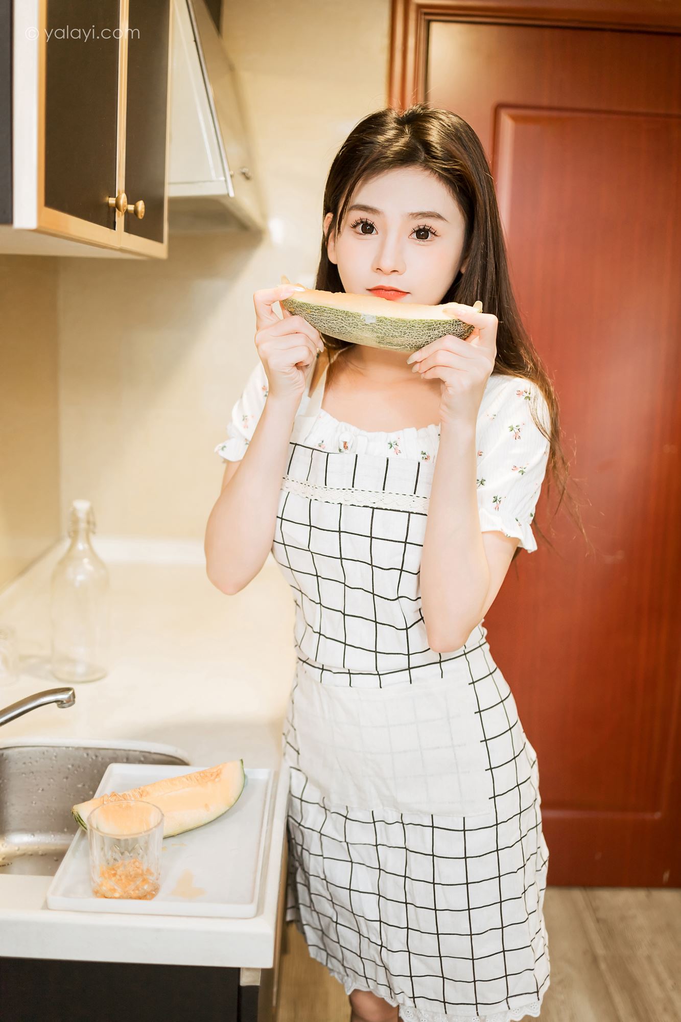 [YALAYI雅拉伊]2023.05.05 NO.1027 请你吃瓜 若婷[45+1P/441MB]