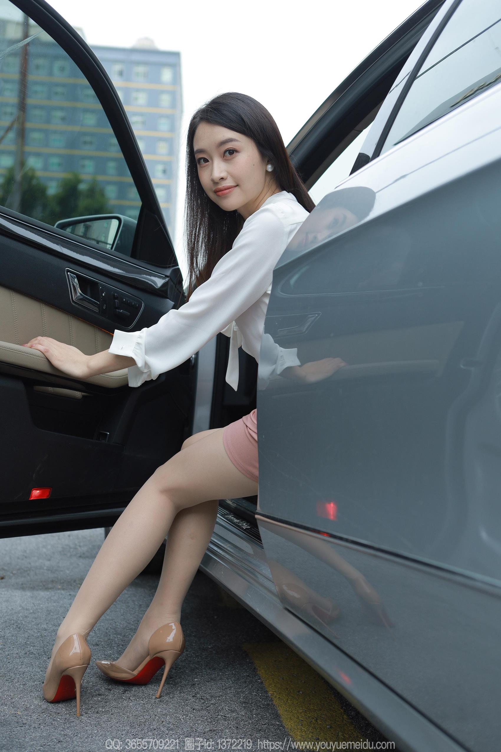 [IESS异思趣向] 2023.10.16 丝享家1560：小婕《车里车外》[84P/78MB]