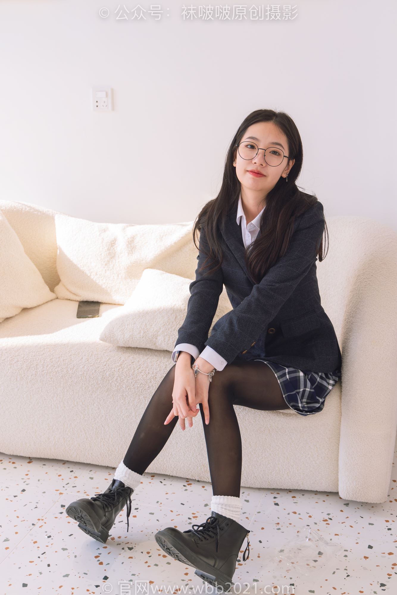 [BoBoSocks袜啵啵]NO.284 小甜豆-短靴、皮鞋、两双白棉袜、油亮黑丝、爱心印花白丝[150P/1V/5.89GB]