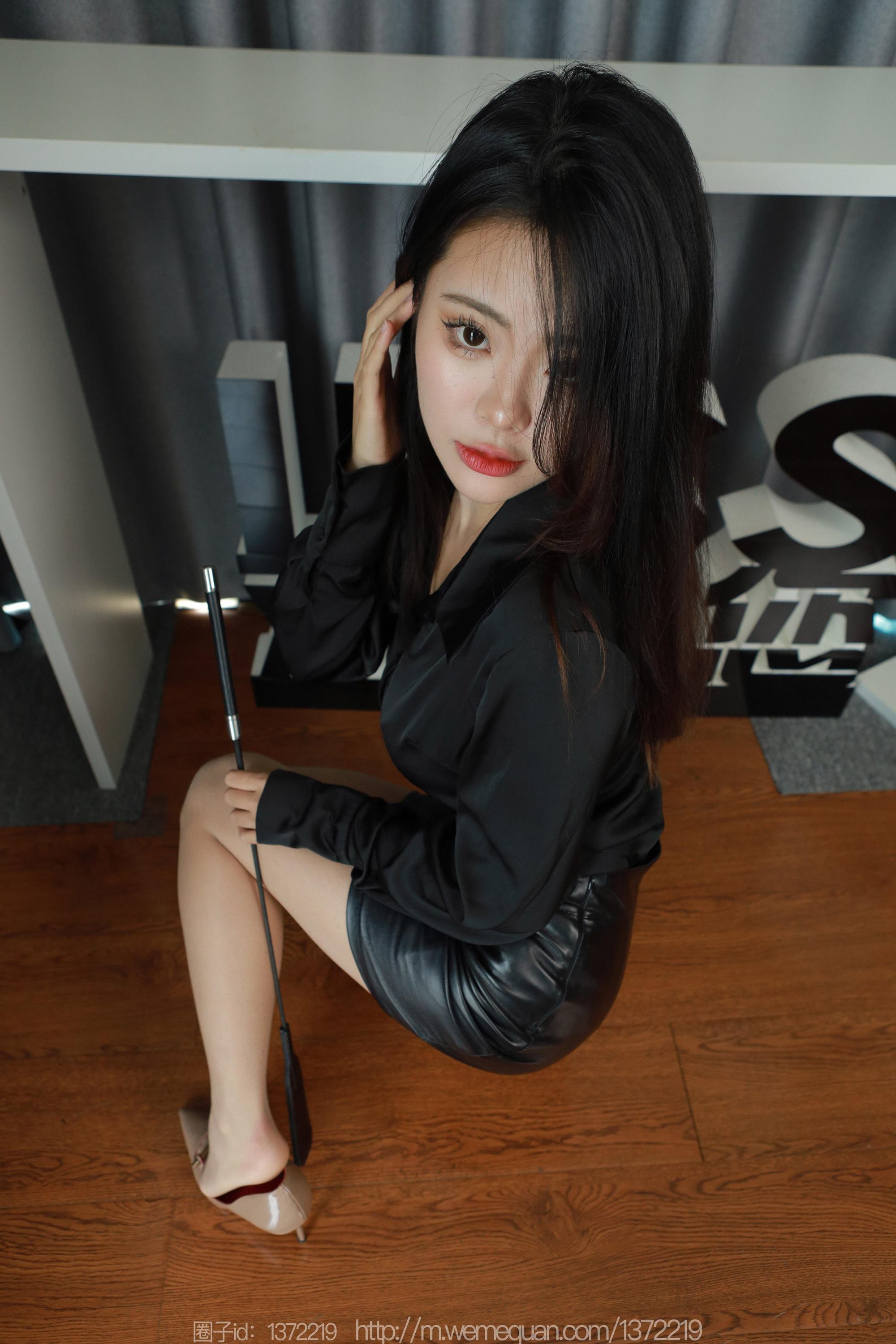 [IESS异思趣向] 2023.08.31 丝享家1521：兔兔《皮裙》[89P/101MB]