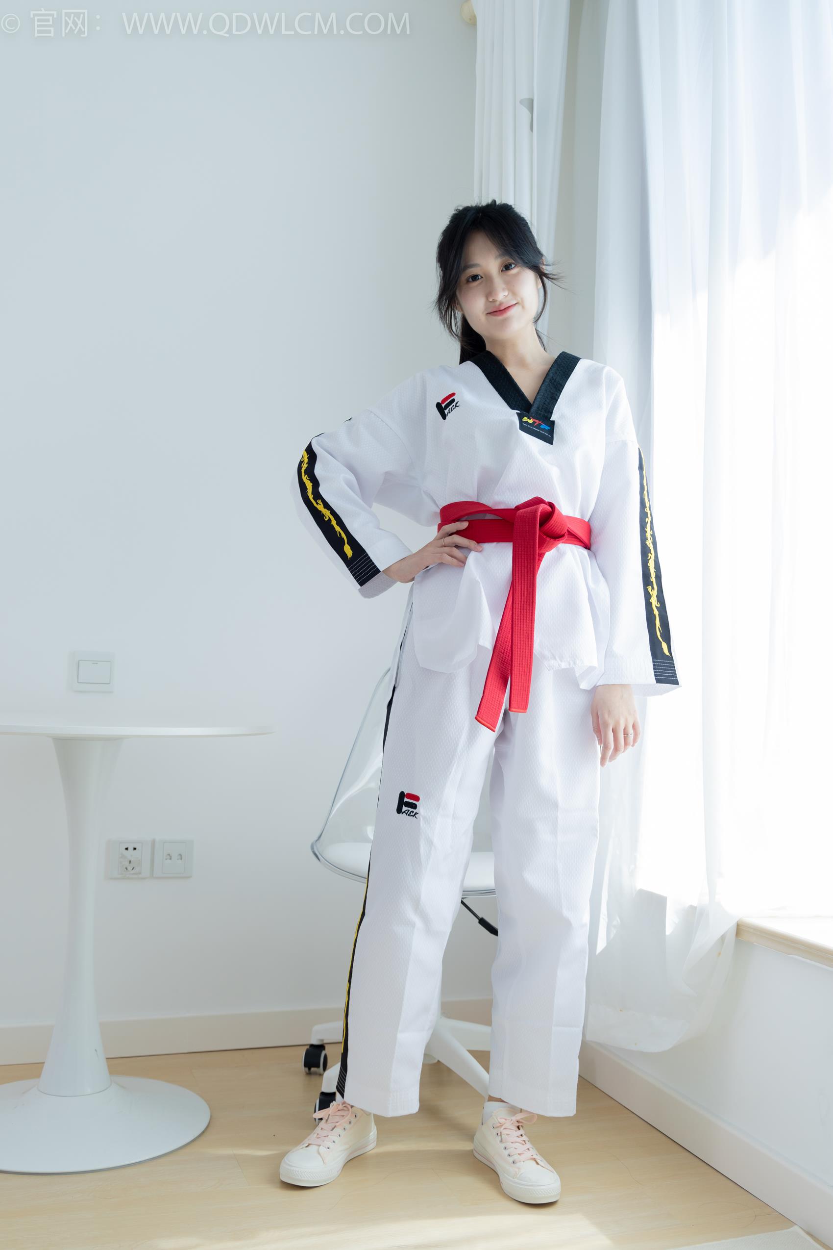 物恋传媒 NO.1726 小敏-爱的抛物线[160P/1V/3.66GB]