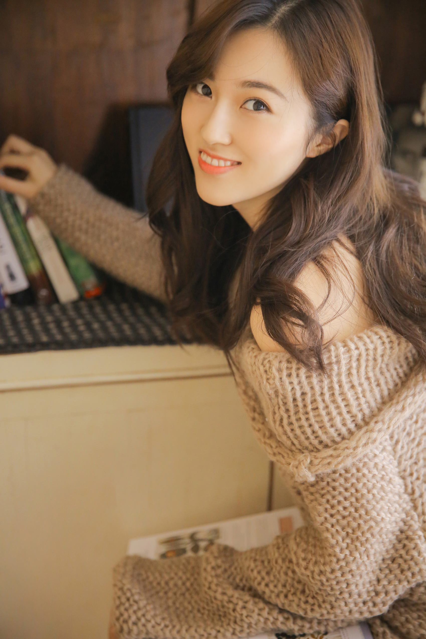 [YALAYI雅拉伊]2023.06.16 NO.1040 软谈丽语[34+1P/281MB]