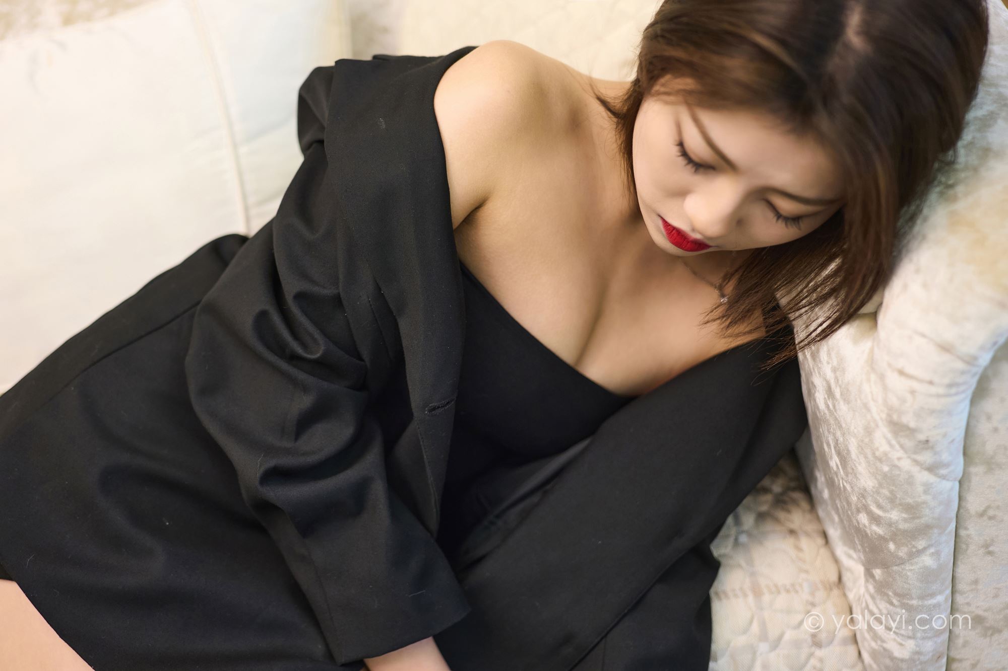 [YALAYI雅拉伊]2023.05.06 NO.1028 OL女郎 悦儿[52+1P/720MB]