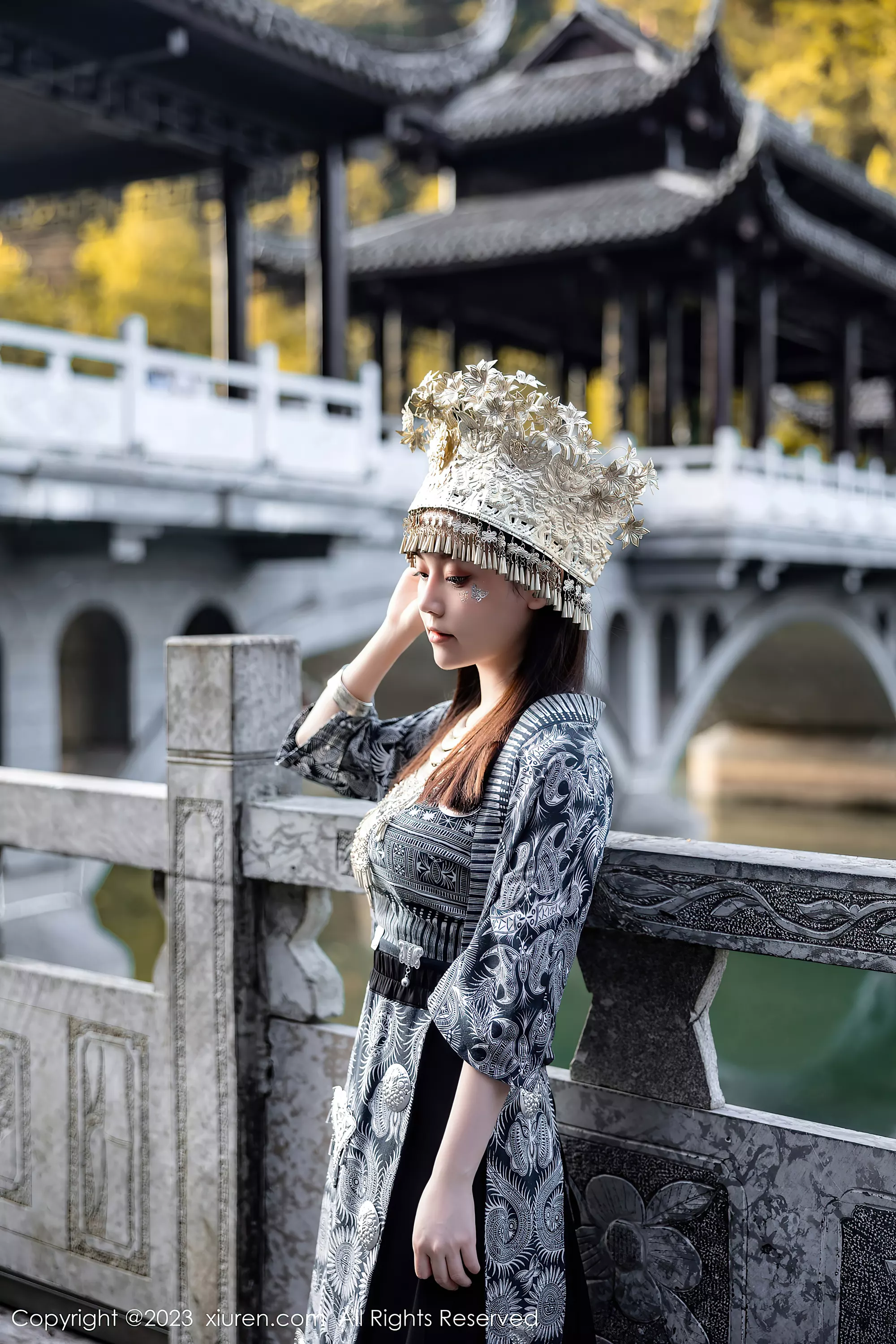 [XiuRen秀人网] 2023.09.27 No.7448 豆瓣酱 苗族服饰[83P/911MB]