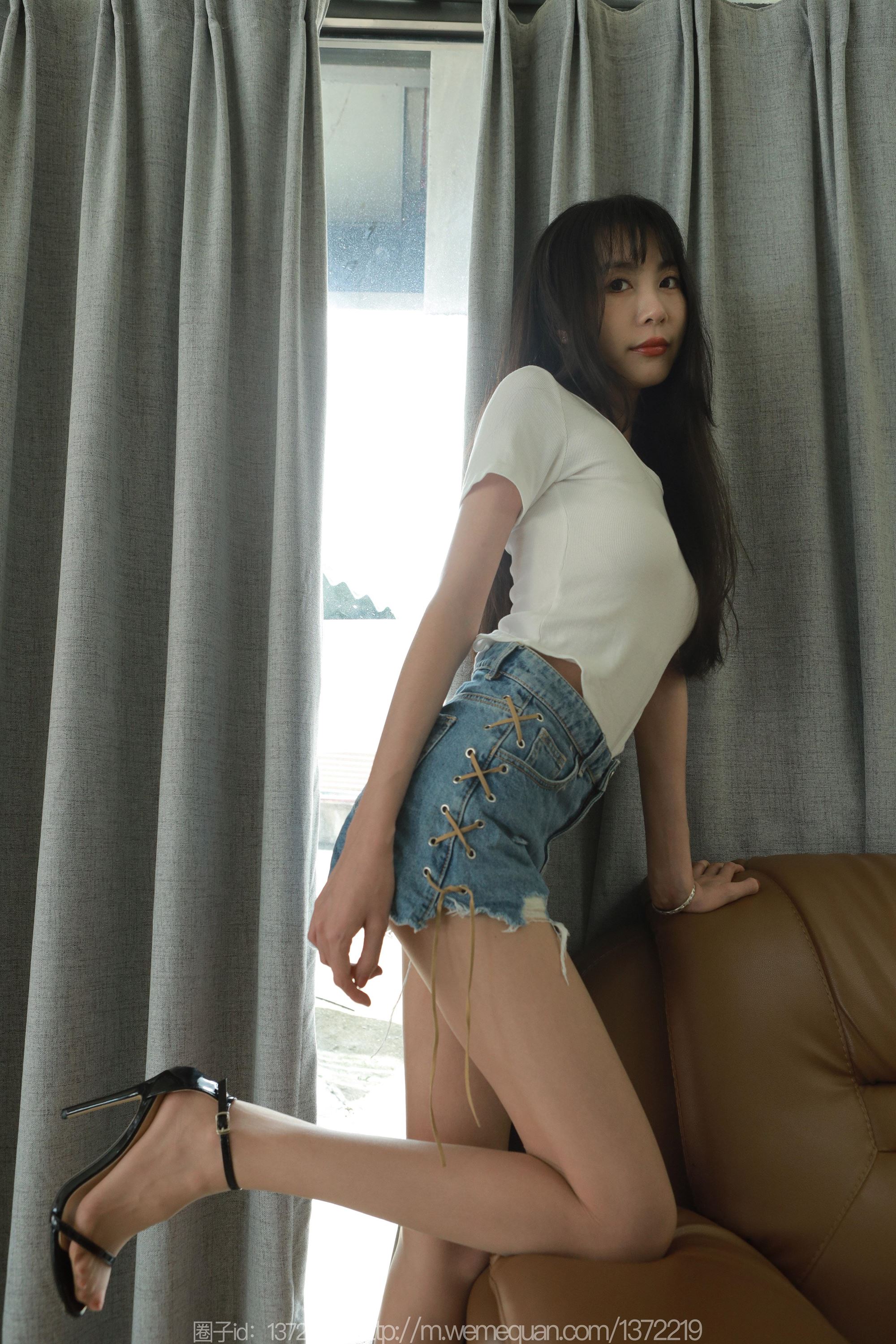 [IESS异思趣向] 2023.08.13 丝享家1505：团团《第一长腿》[87P/93MB]