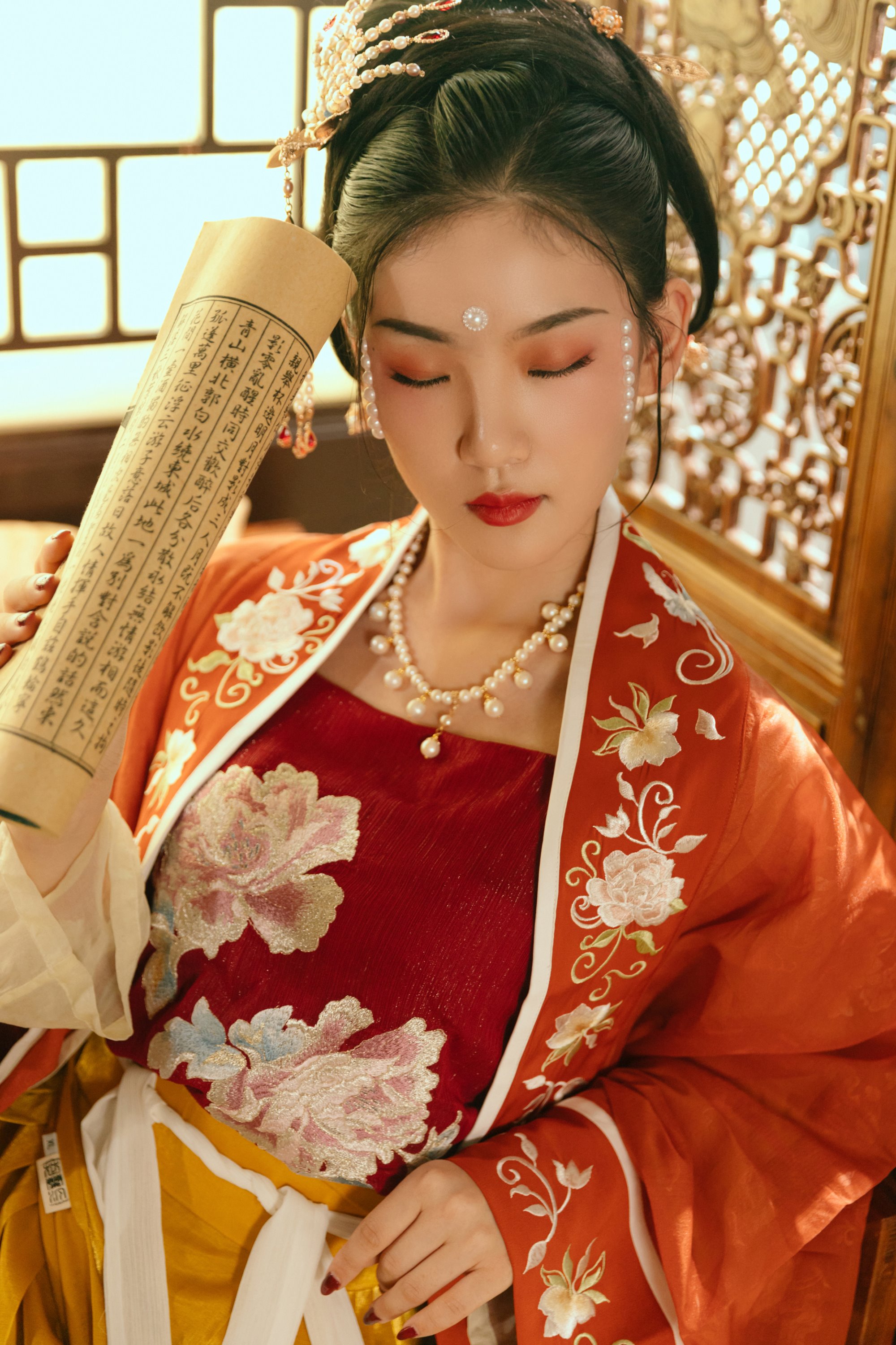 [YITUYU艺图语]2022.07.21 红妆 相望回首喵喵喵[28+1P/379MB]