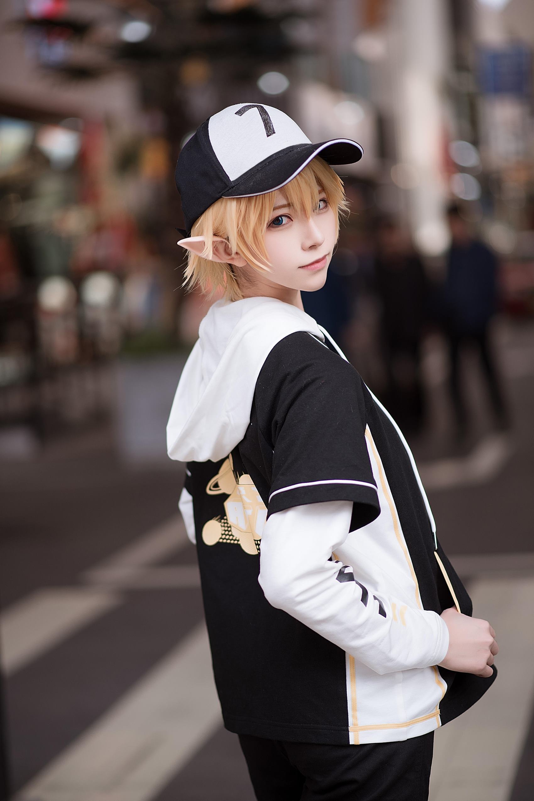 人气Coser@Kitaro_绮太郎 凹凸世界金[8P/13MB]