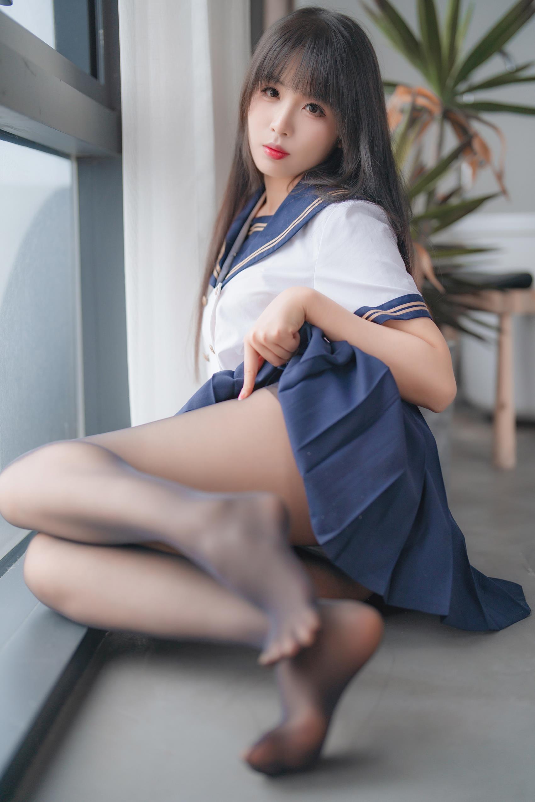 轩萧学姐 - 五月舰长 黑丝JK内衣[32P/112MB]