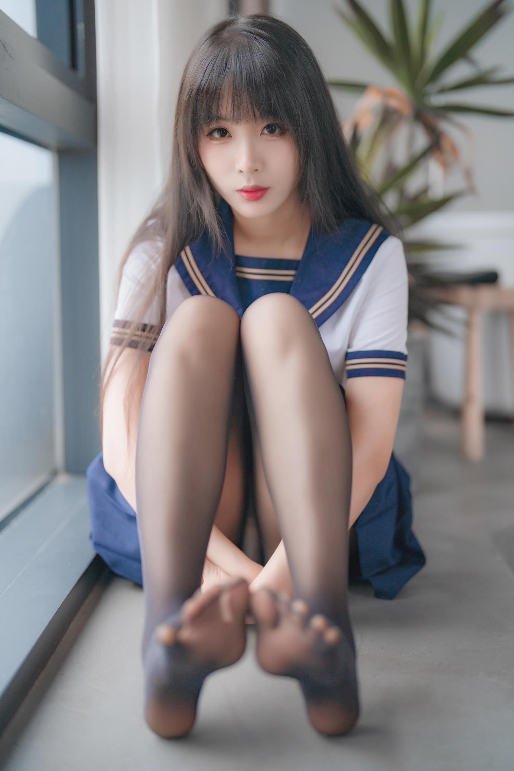 轩萧学姐 - 五月舰长 黑丝JK内衣[32P/112MB]