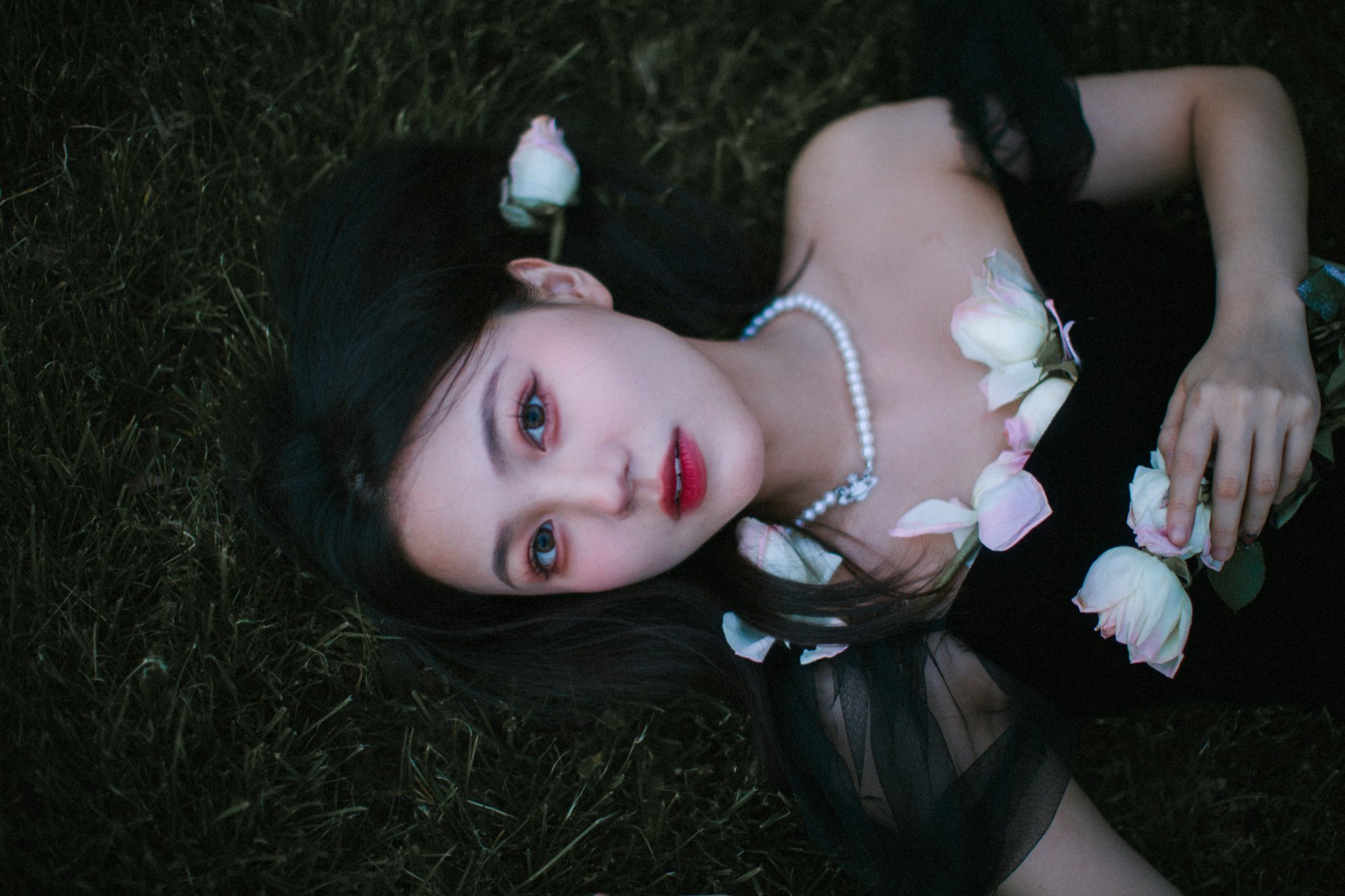 [YITUYU艺图语] 2022.07.14 少女与花 夏芸是只小考拉 [24P/313M]