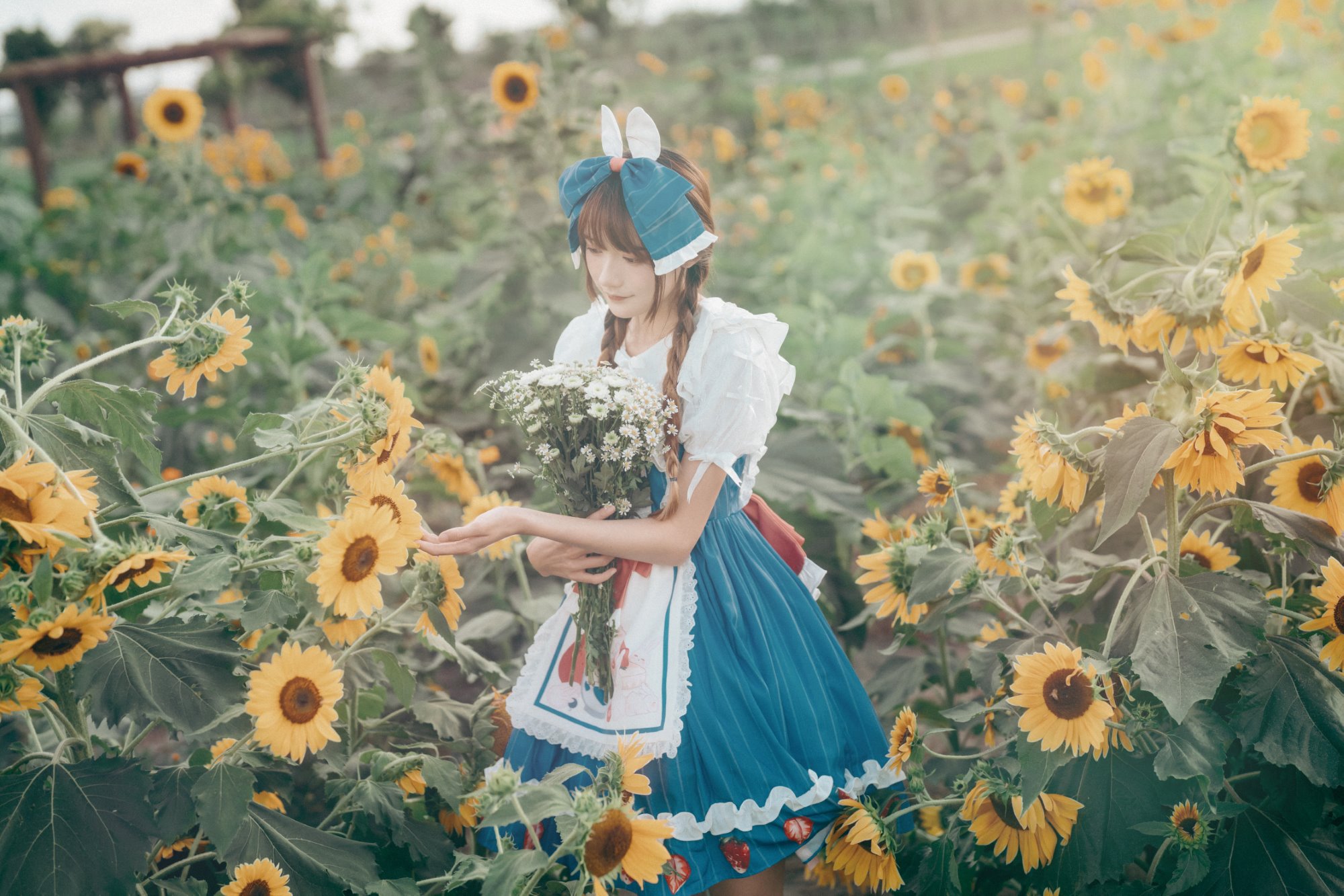 [YITUYU艺图语]2022.07.18 甜甜向日葵女孩 兔子Zzz不吃胡萝卜[31+1P/318MB]