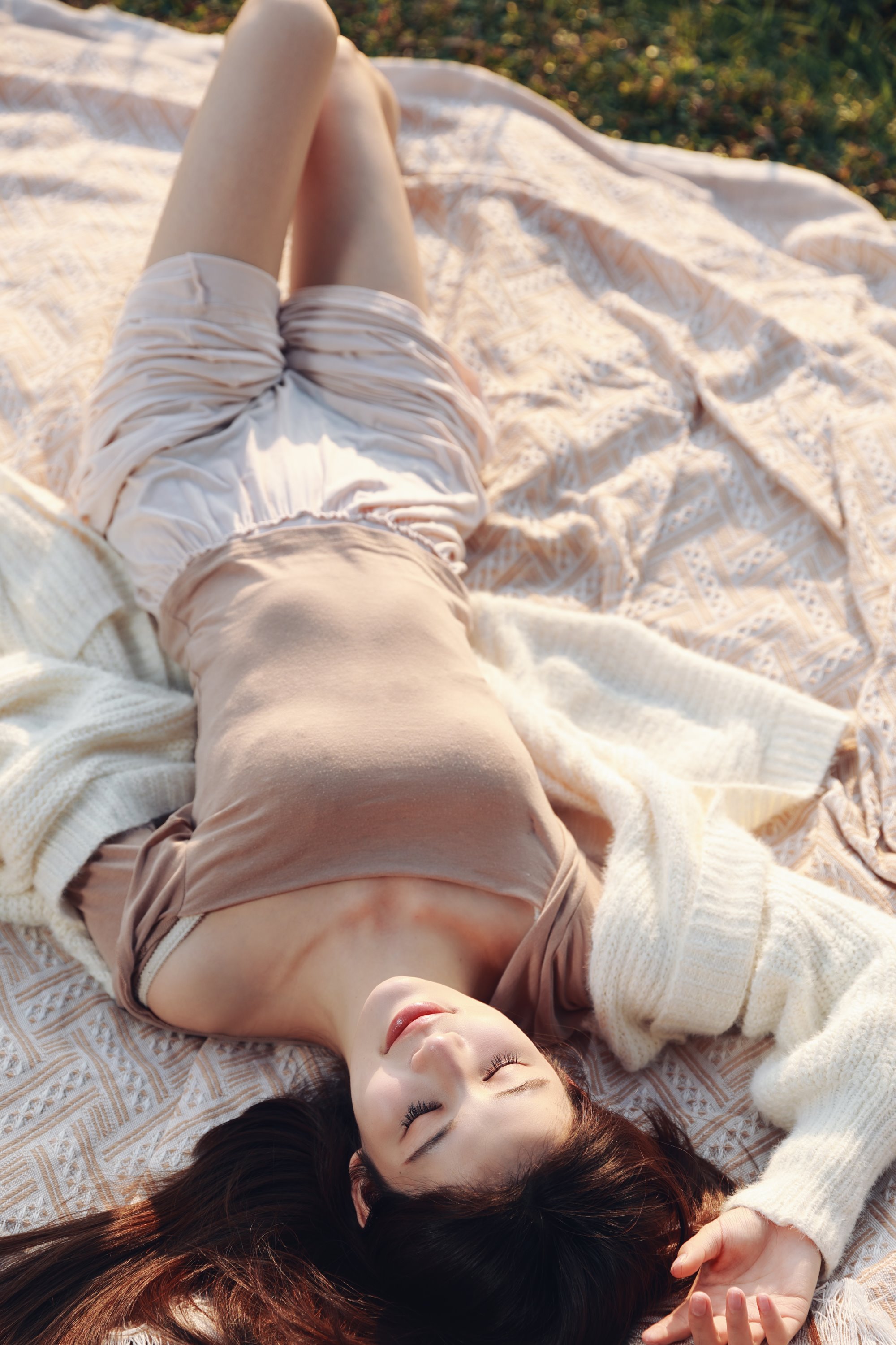 [YITUYU艺图语] 2022.07.13 温柔的光与你 诗诗 [43P/284MB]