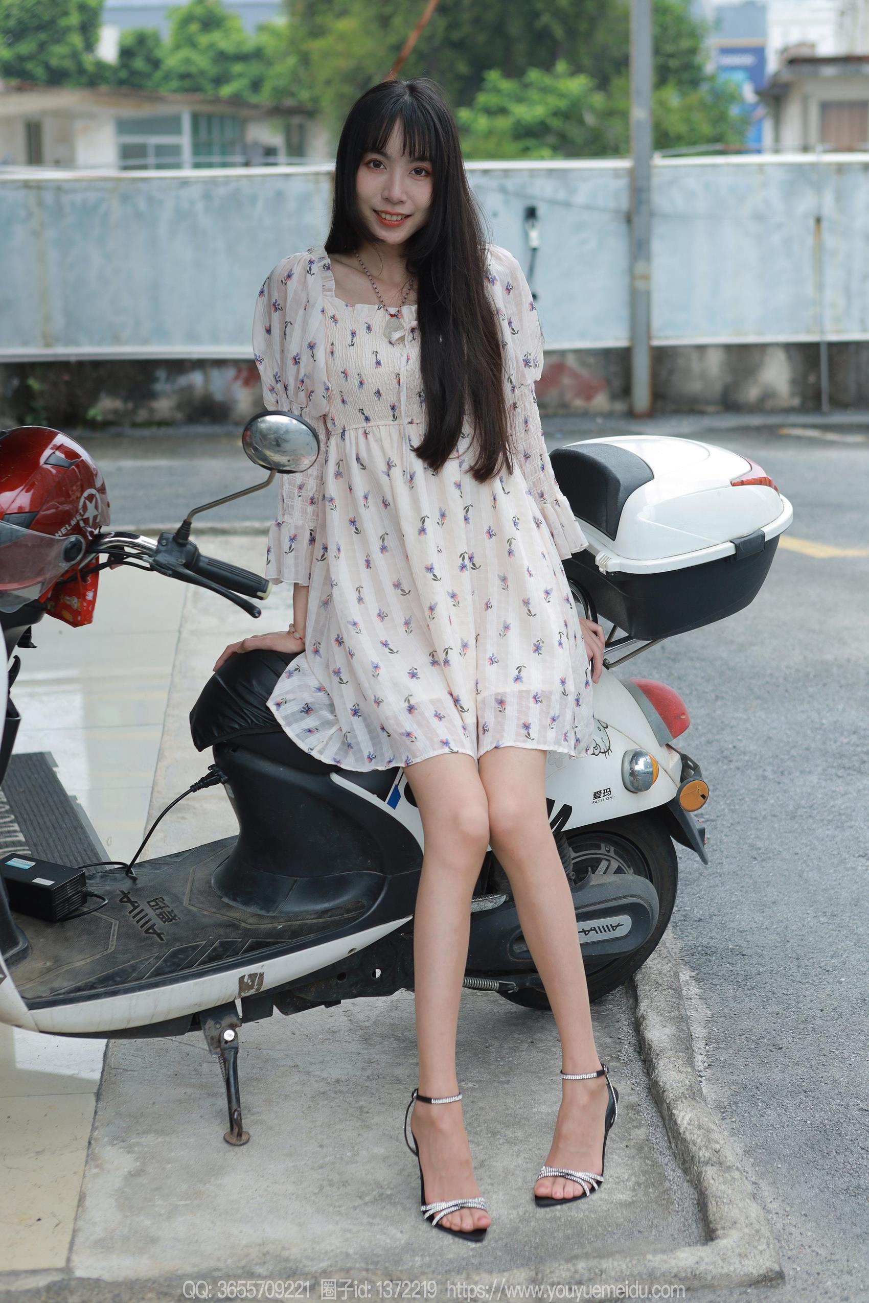 [IESS异思趣向] 2023.10.15 丝享家1559：团团《风吹裙子》[83P/84MB]