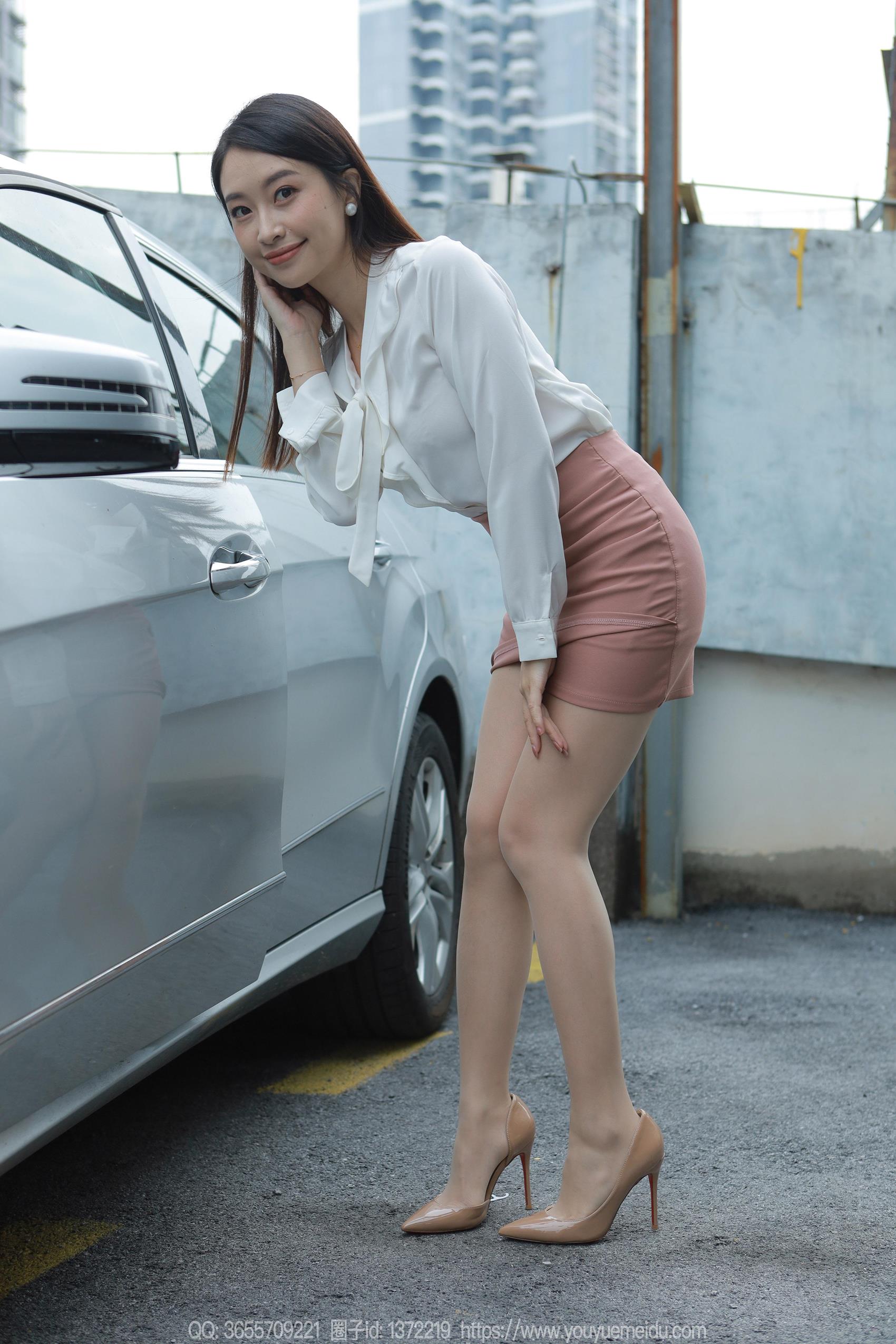 [IESS异思趣向] 2023.10.16 丝享家1560：小婕《车里车外》[84P/78MB]