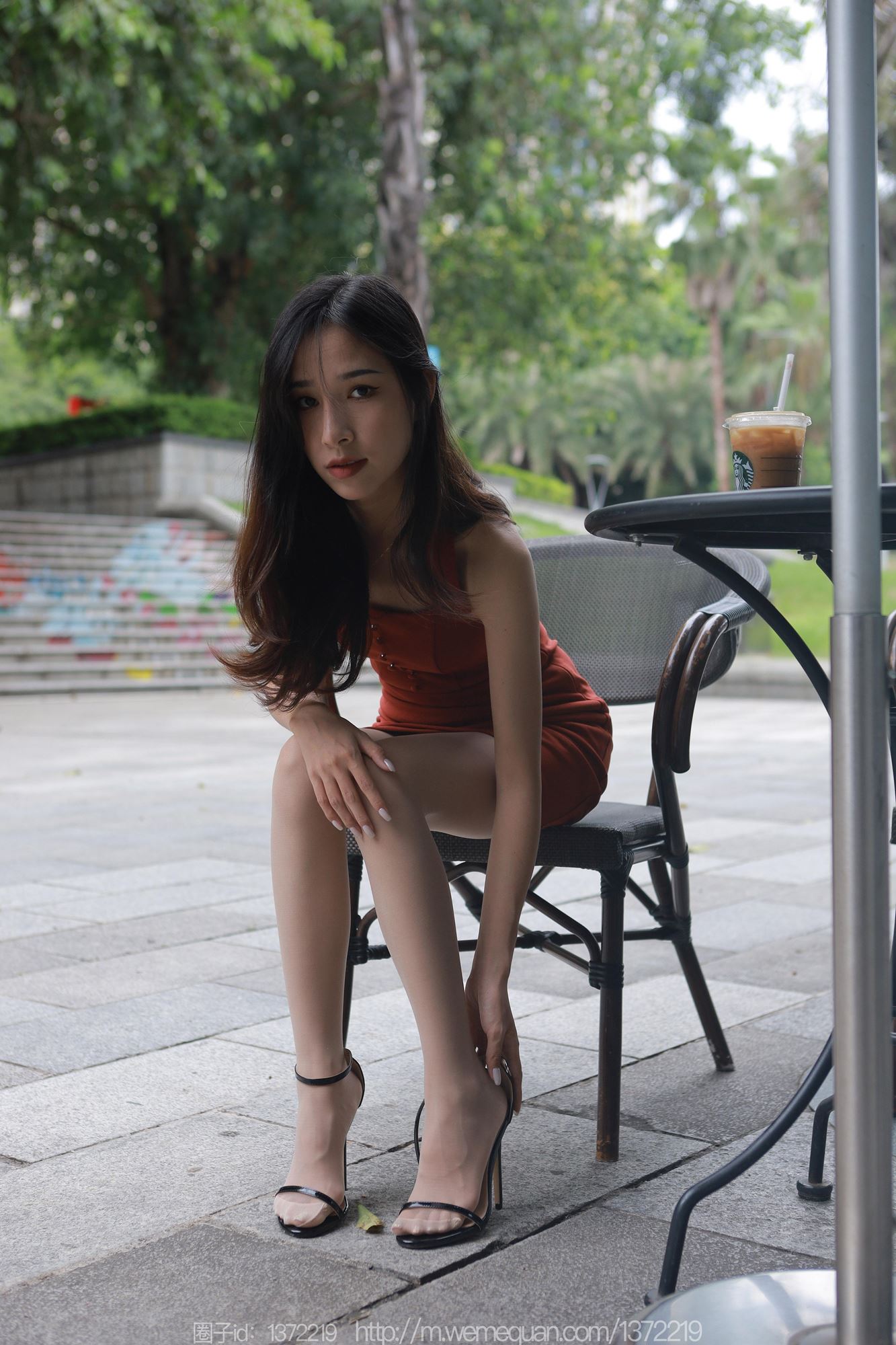 [IESS异思趣向] 2023.07.27 丝享家1492：美子《街头丽人》[86P/102MB]