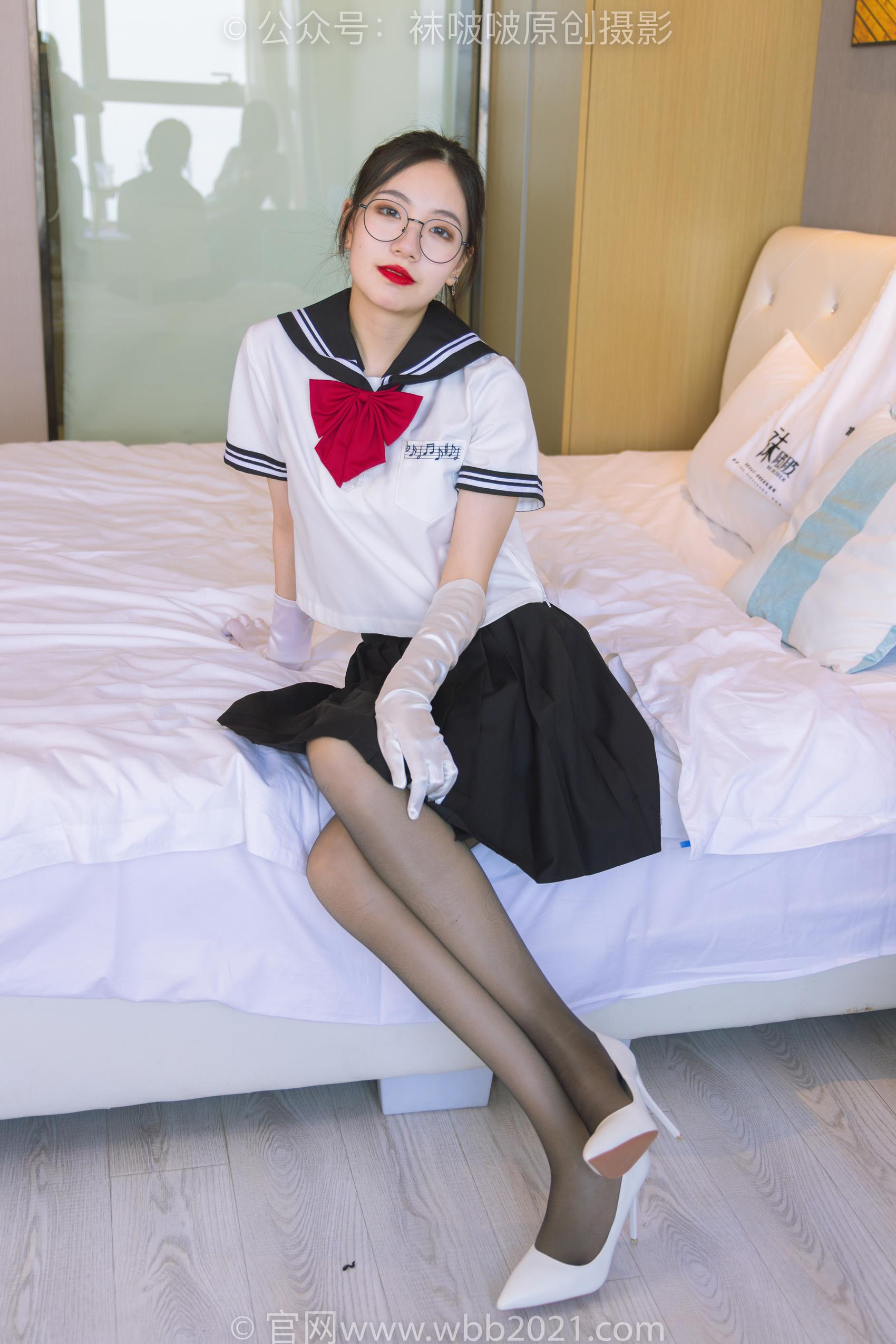 [BoBoSocks袜啵啵]NO.293 小甜豆-两双高跟鞋、两双丝袜叠穿、jk制服[145P/1V/5.95GB]