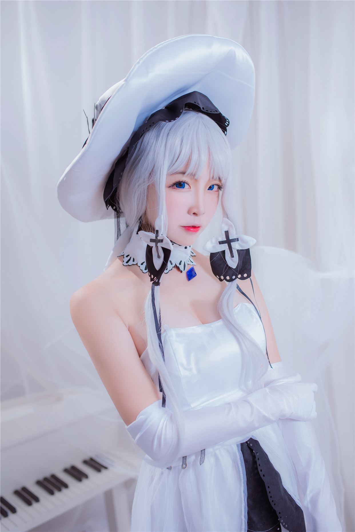 网紅Coser@ 猫九酱 光辉 [38P/28MB]
