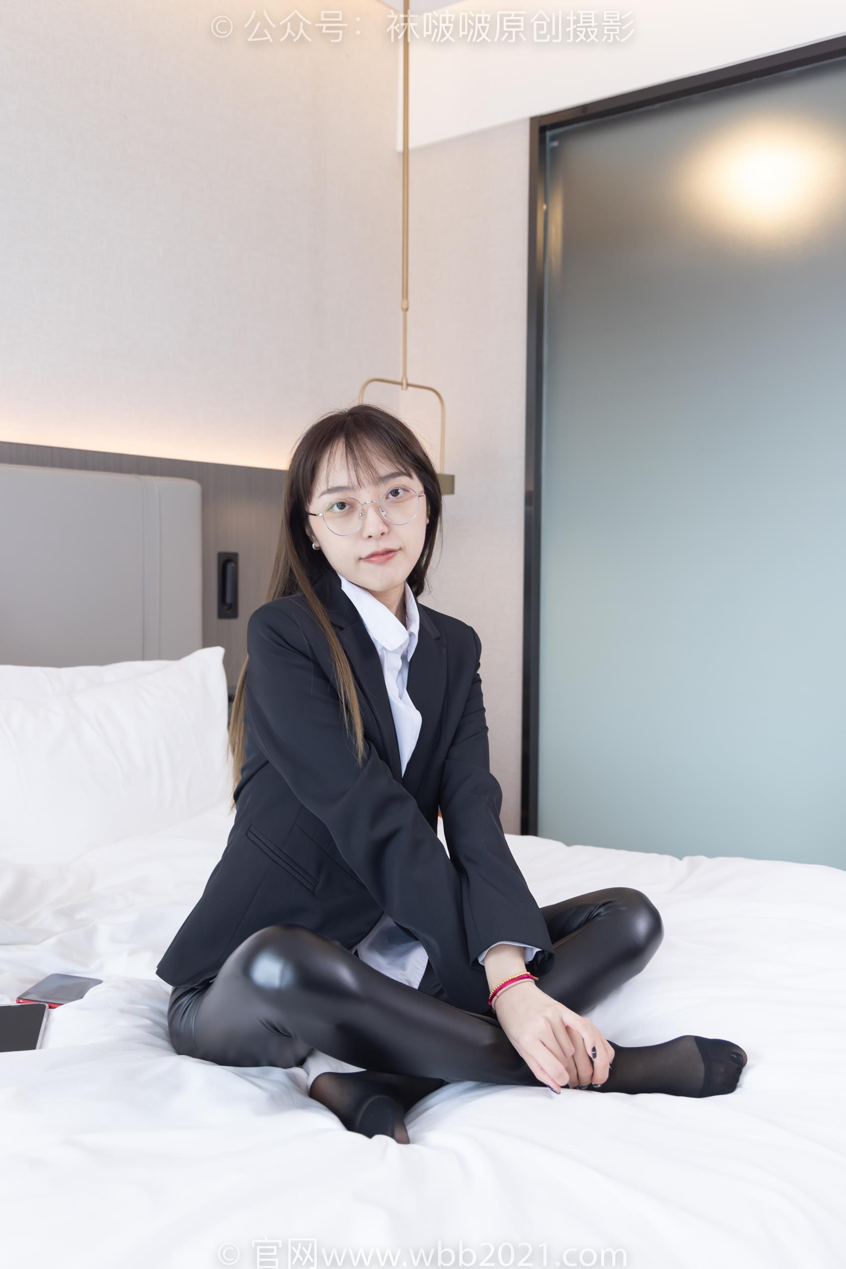 [BoBoSocks袜啵啵]NO.297 稚予-平底鞋、黑丝、皮裤裤里丝[140P/1V/5.43GB]