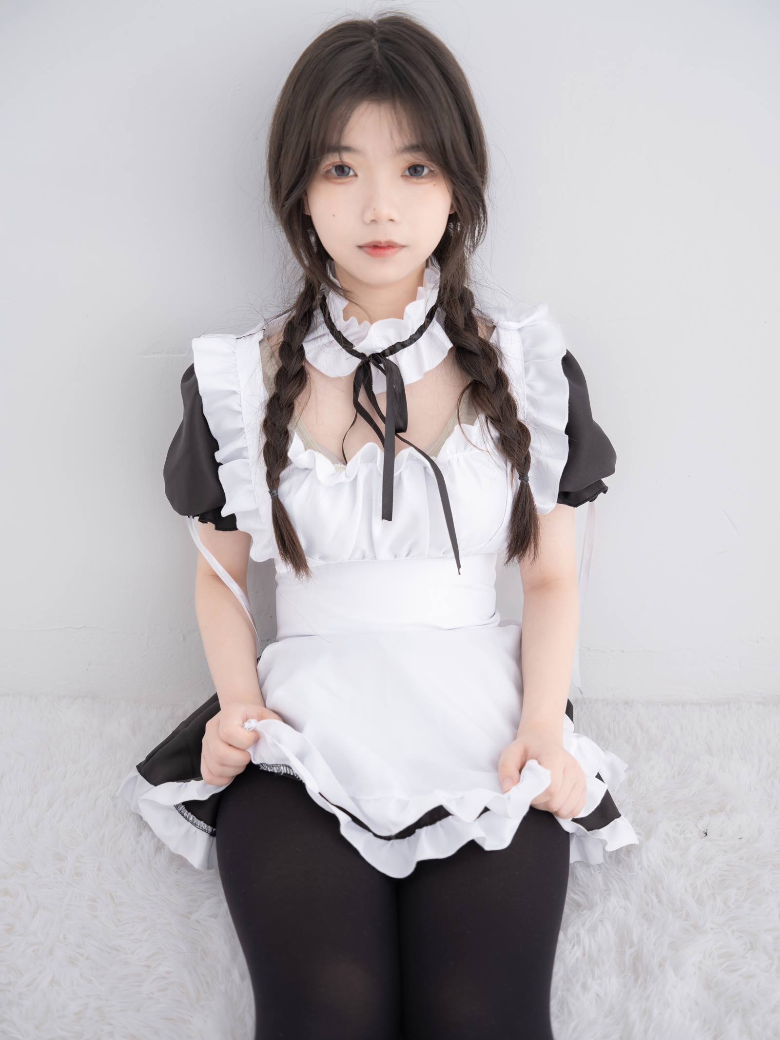 [紧急企划]内部定制 奶昔 黑丝女仆[49P/782MB]