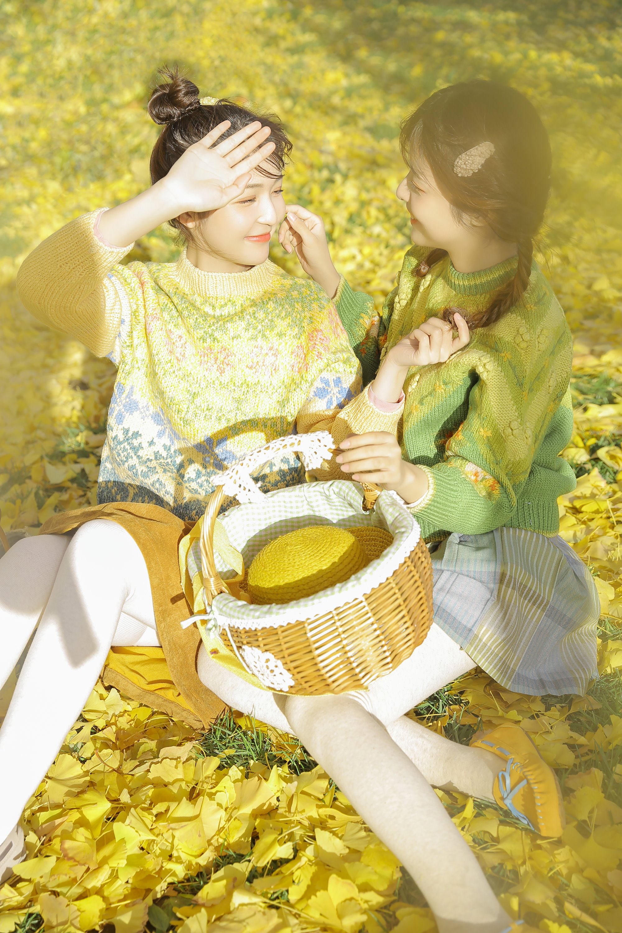 [YITUYU艺图语]2022.07.31 今日天气宜见面 金迪-Vivian&一栗橘[21+1P/143MB]