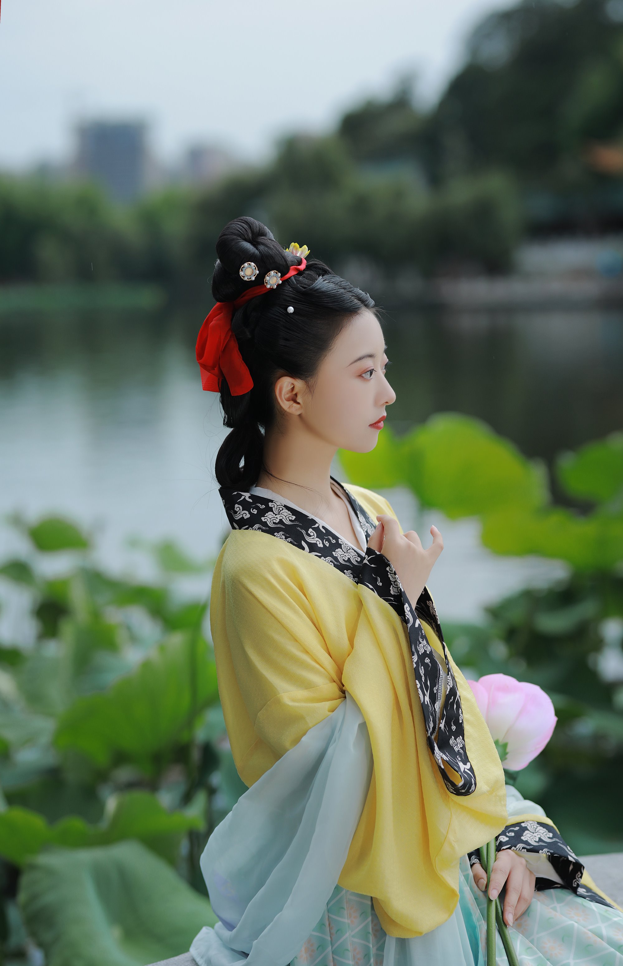 [YITUYU艺图语]2022.08.09 半夏 YunFleur[32+1P/640MB]