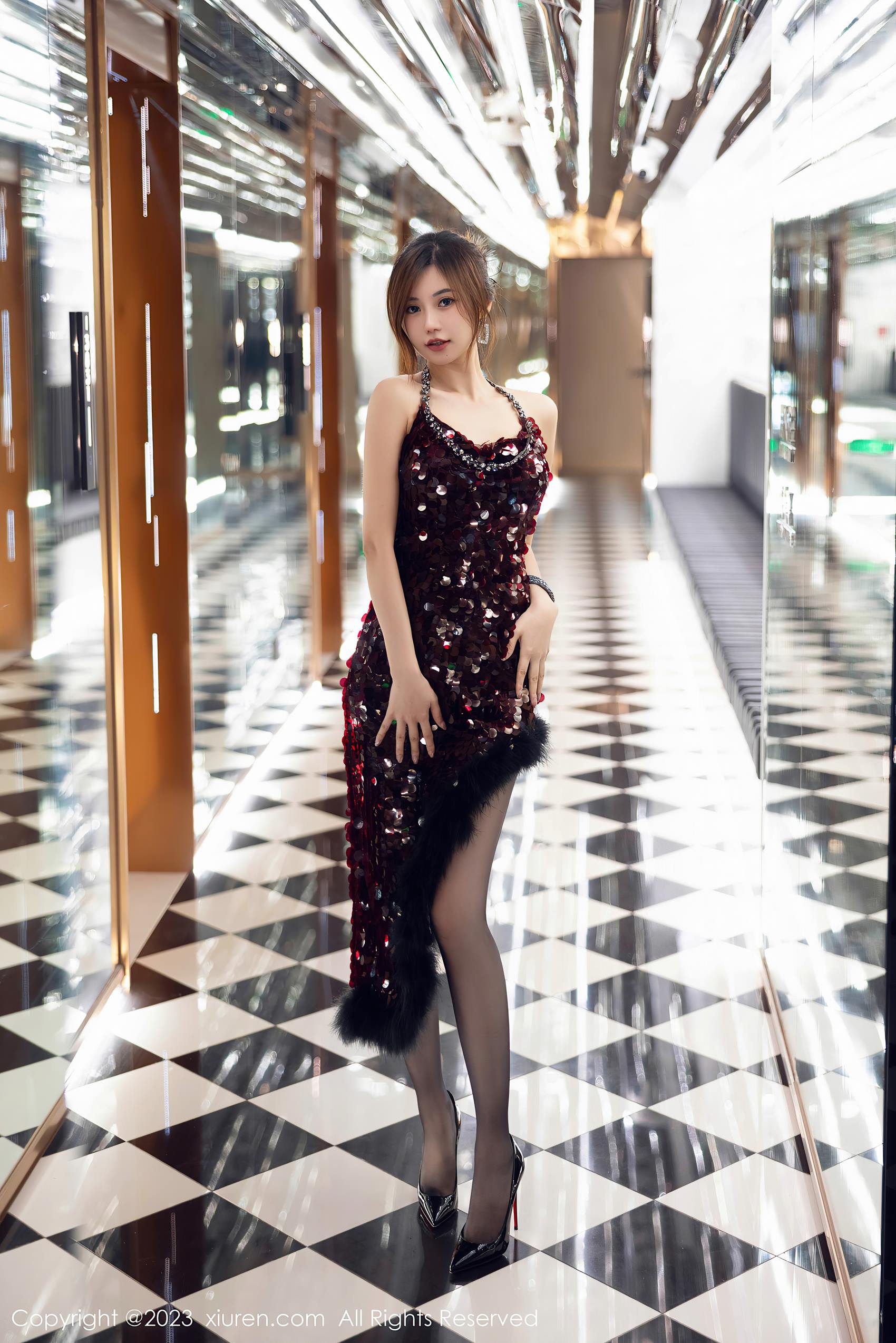 [Xiuren秀人网]2023.11.17 NO.7679 绮里嘉ula[98+1P/856MB]