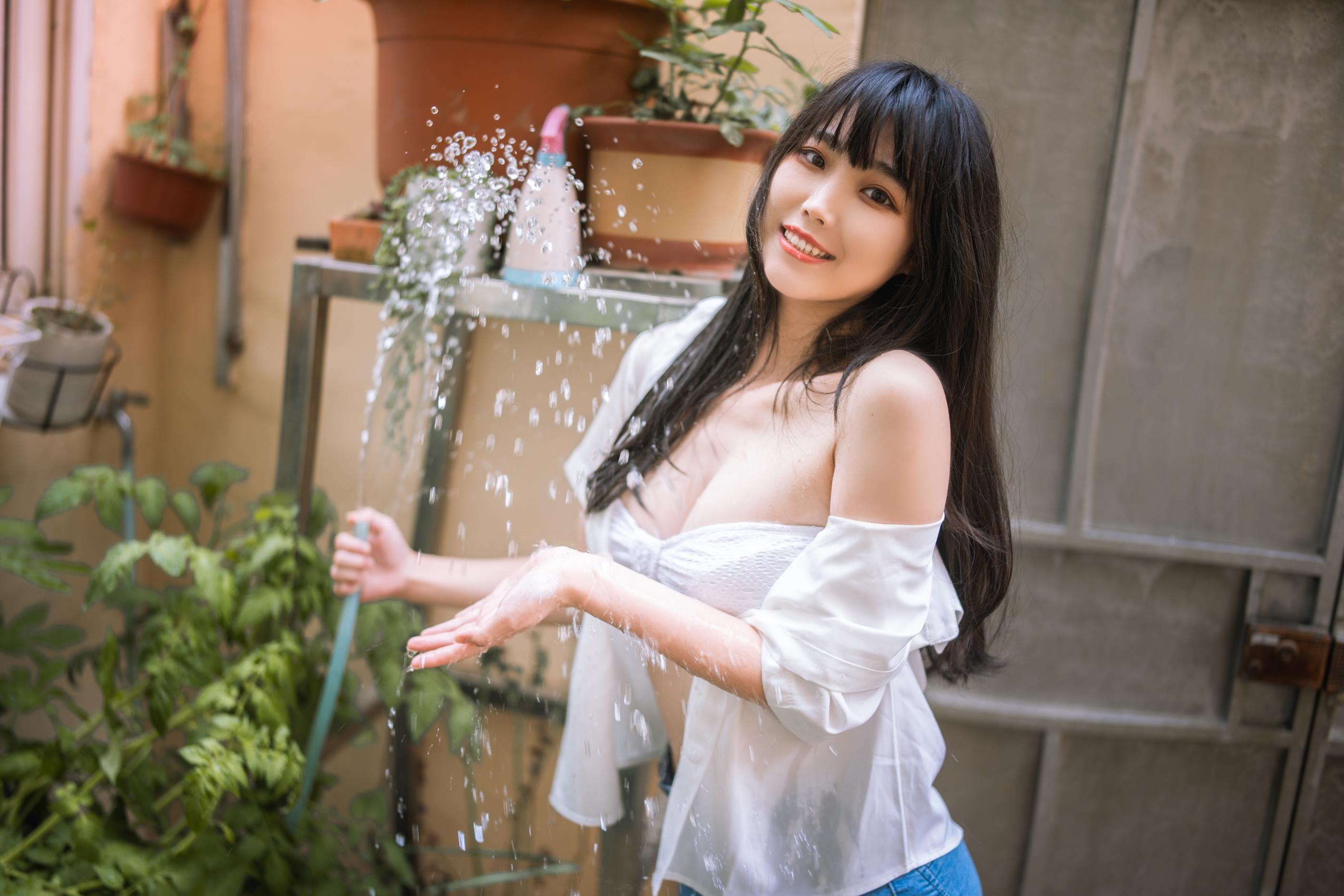 汪知子 - 夏日小院[33P/638MB]