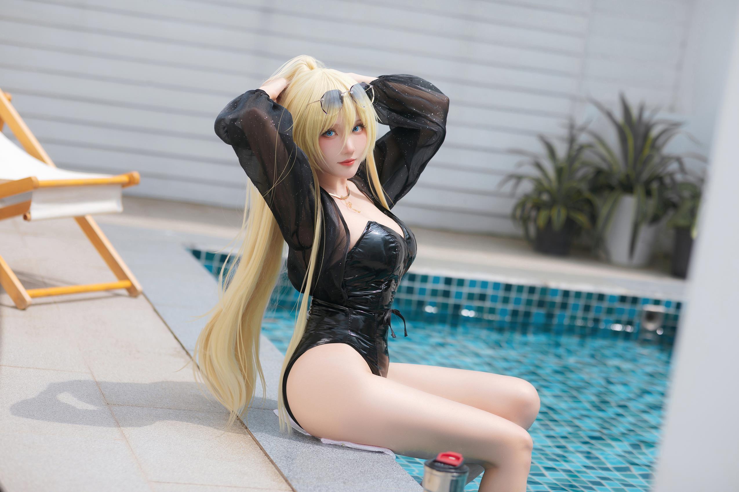 瓜希酱 - 俾斯麦 泳装[20P/57MB]