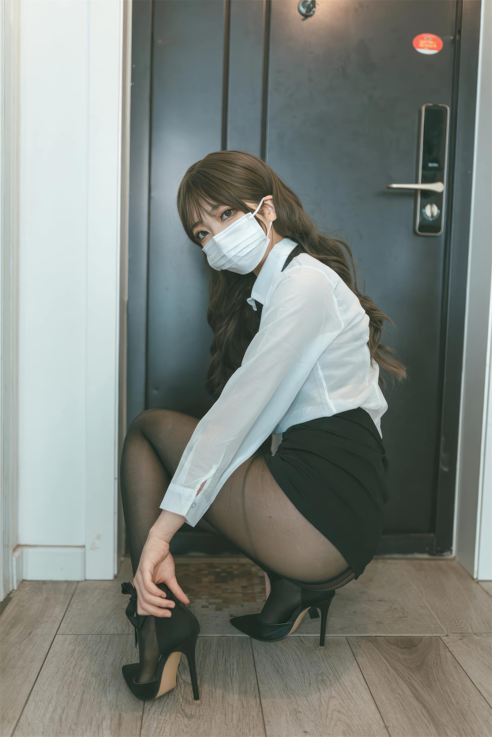 杏仁曲奇 - OL额外时间[47P/237MB]