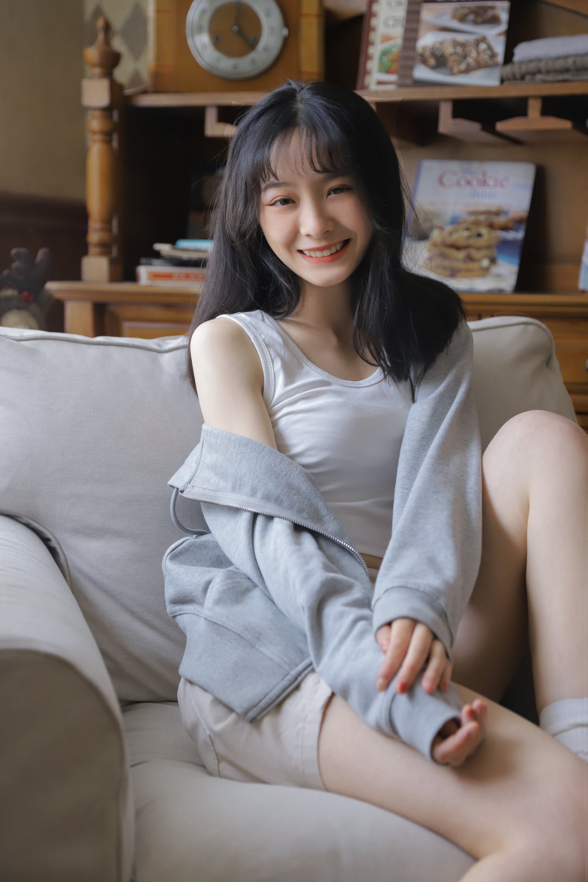 [YITUYU艺图语]2022.08.01 灰色轨迹 -春夏_[22+1P/210MB]