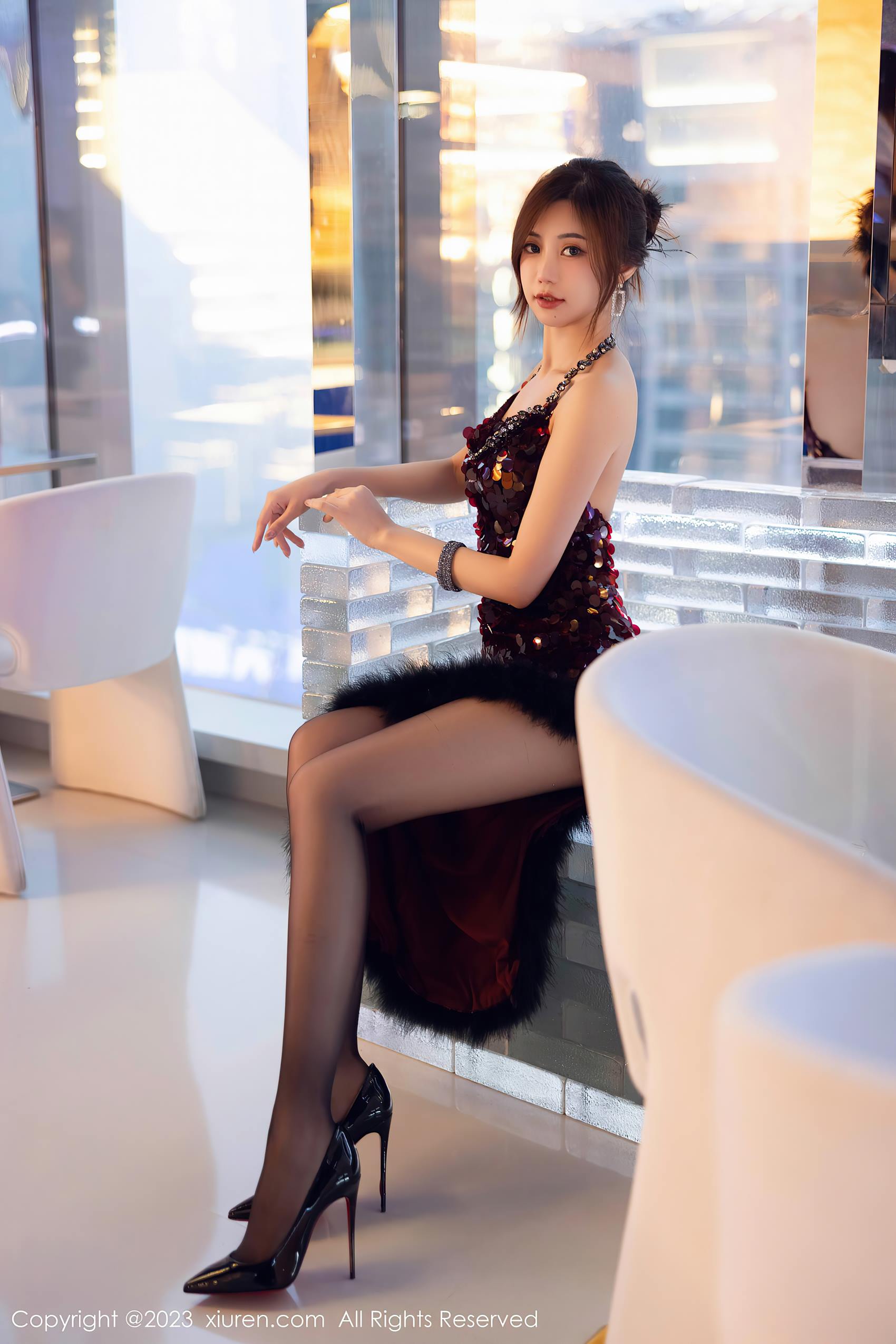 [Xiuren秀人网]2023.11.17 NO.7679 绮里嘉ula[98+1P/856MB]