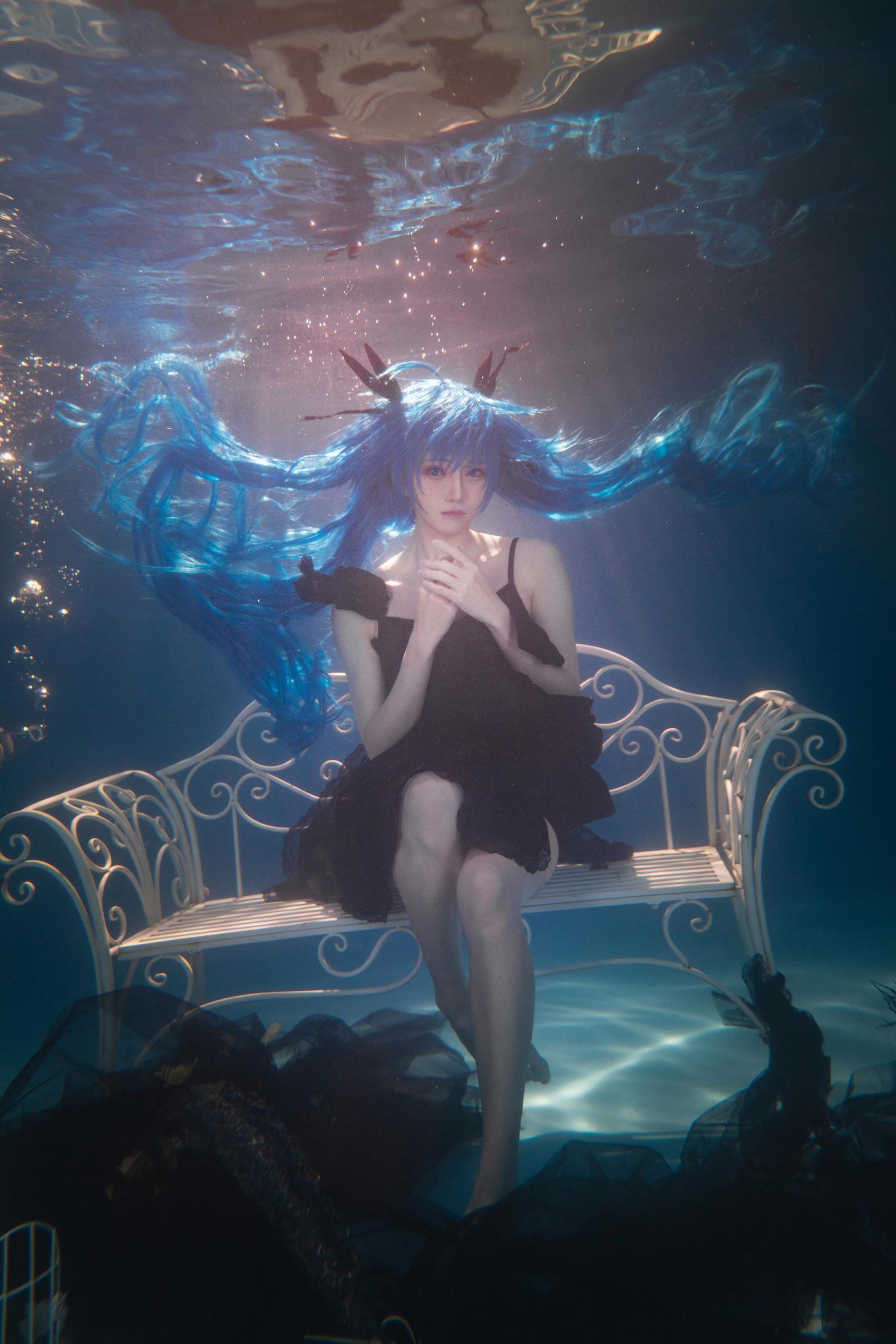 人气Coser@Kitaro_绮太郎 初音miku4[18P/29MB]