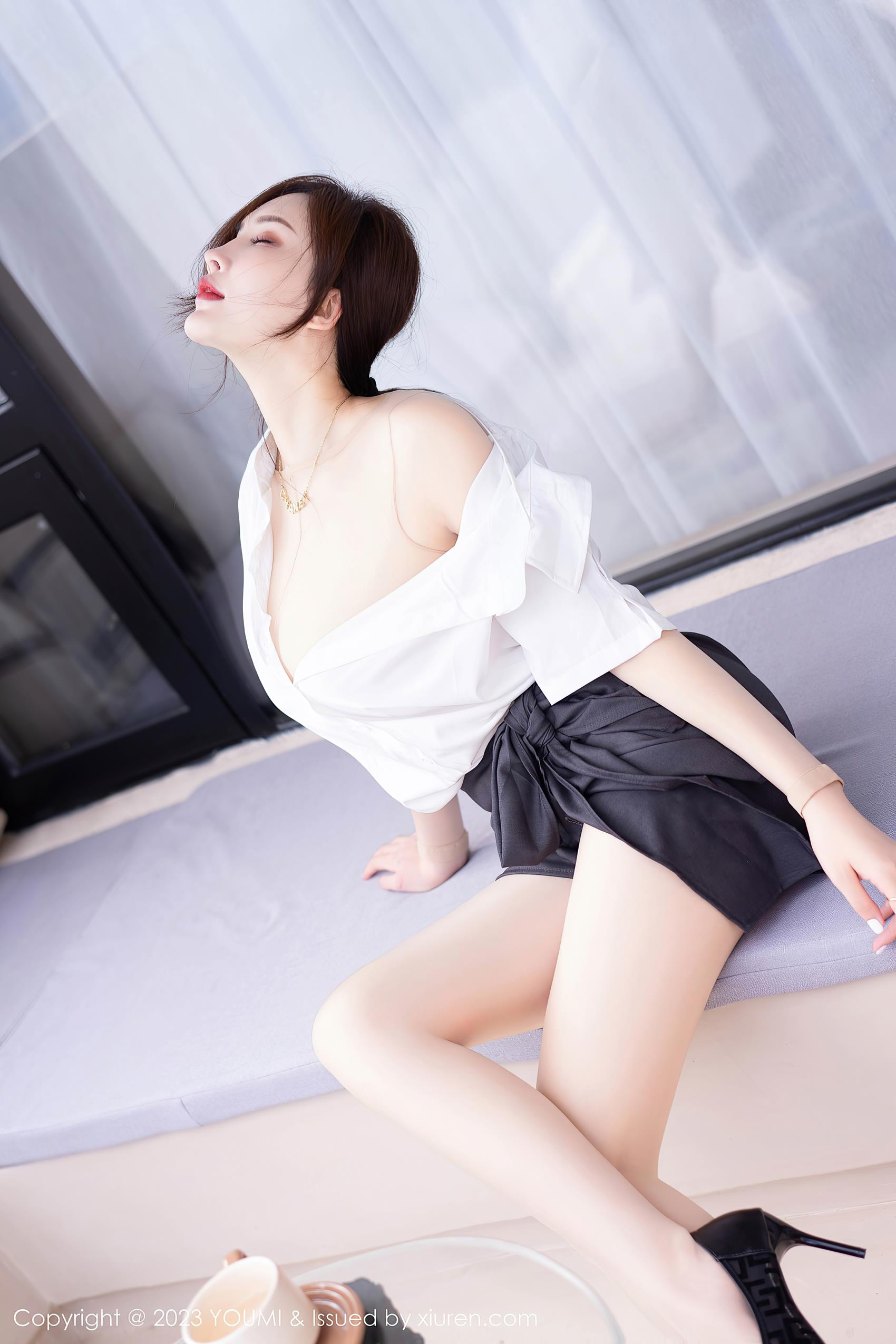 [YOUMI尤蜜荟] 2023.10.31 VOL.998 Carol周妍希 丝袜短裙[74P/614MB]
