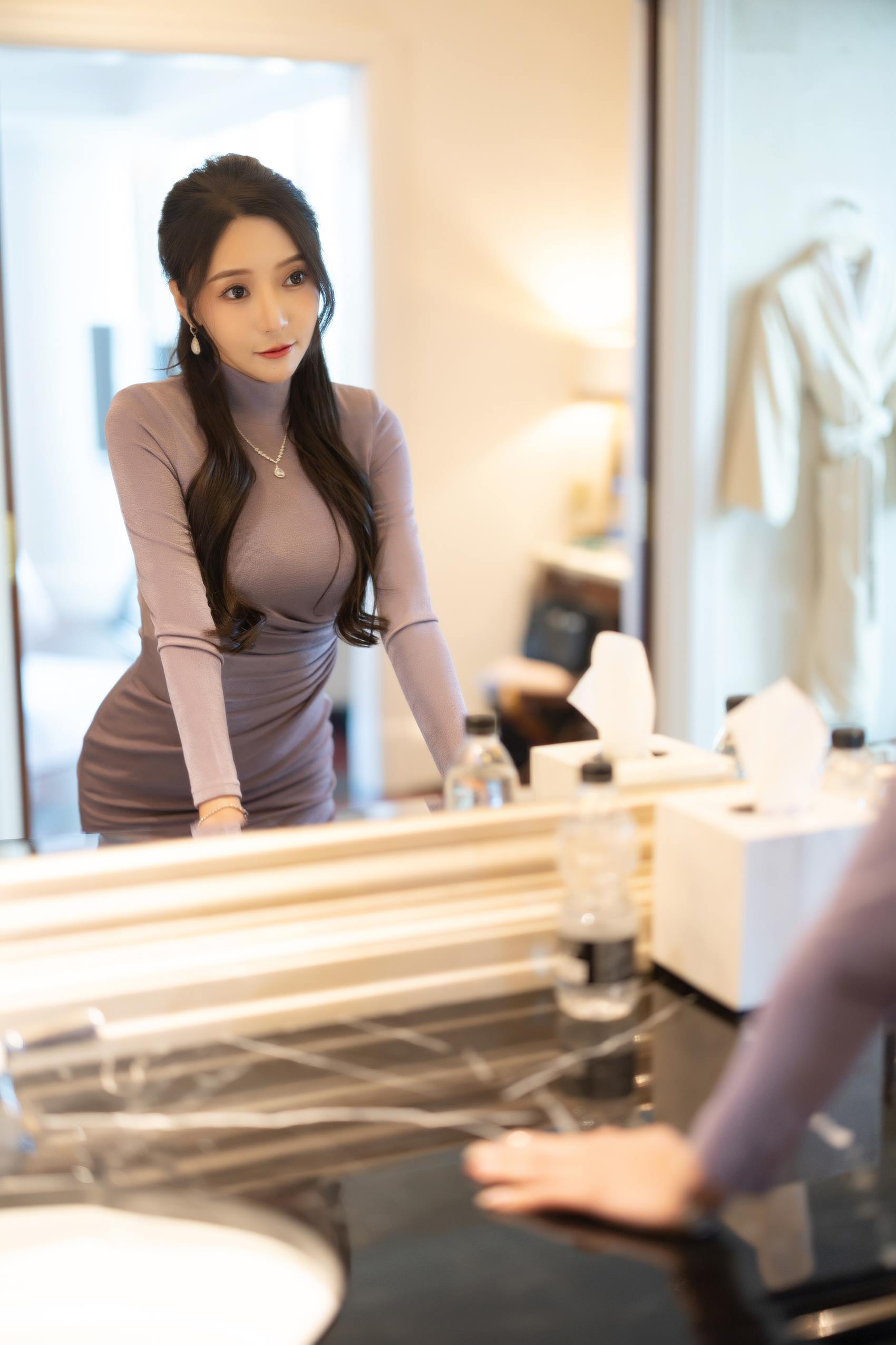 王馨瑶Yanni - 内购 皮草紫色裙子[92P/1V/1.02GB]