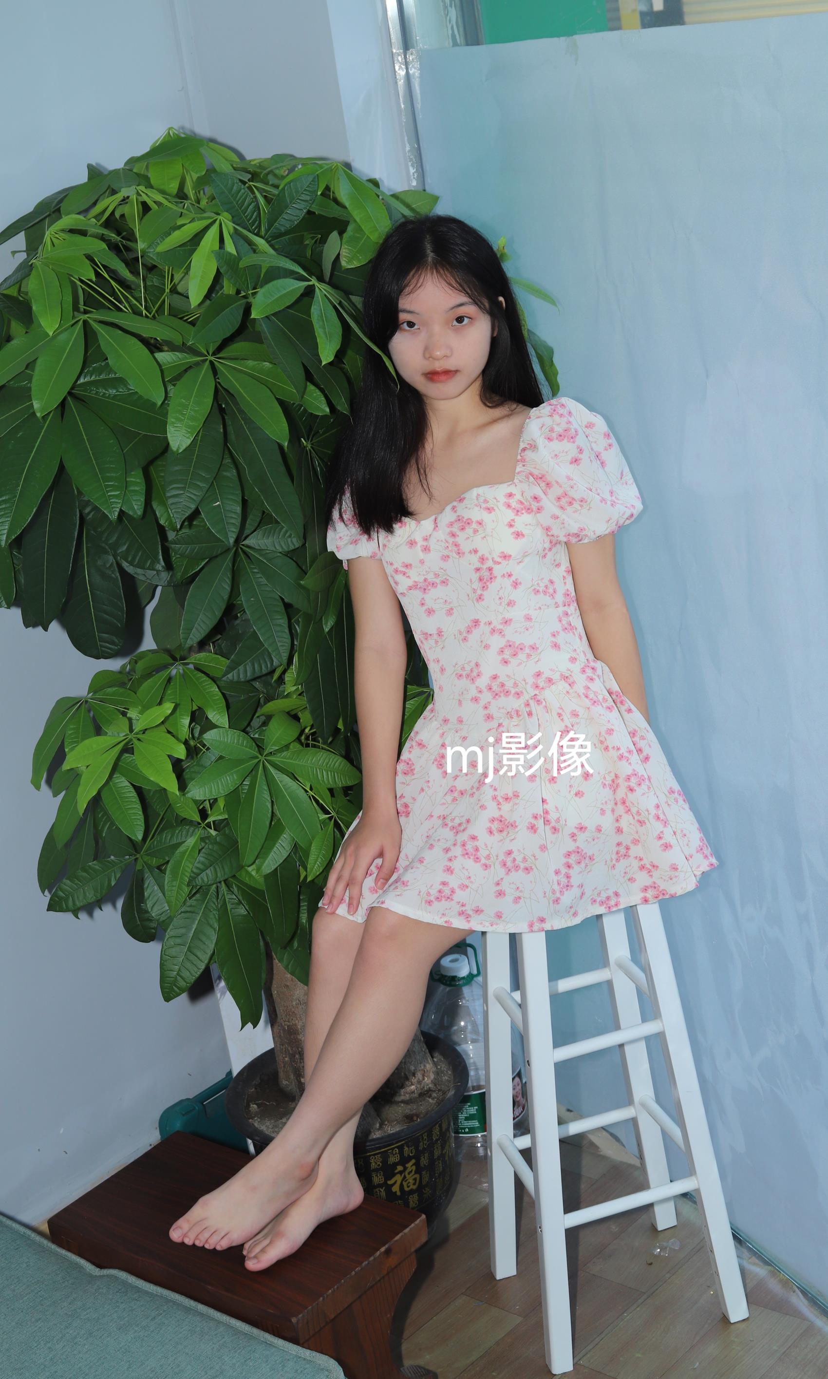 Pary摄影 NO.079 开学季新模小美女诗诗的36码小嫩脚脚趾非常整齐[100P/599MB]