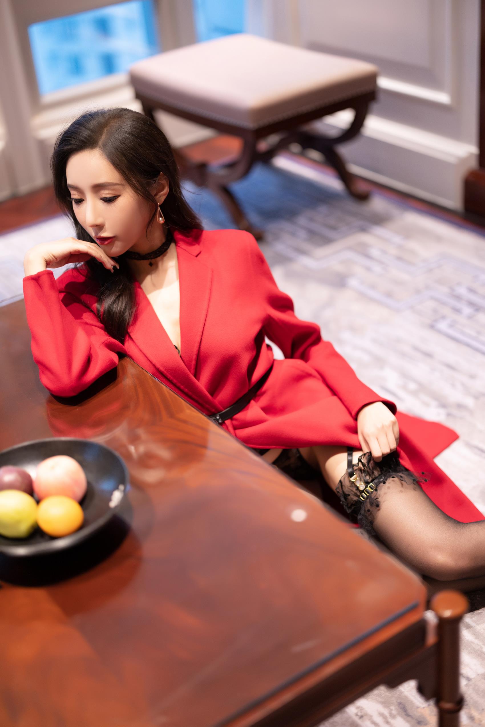 王馨瑶Yanni - 红色外套情趣[98P/1V/1.01GB]