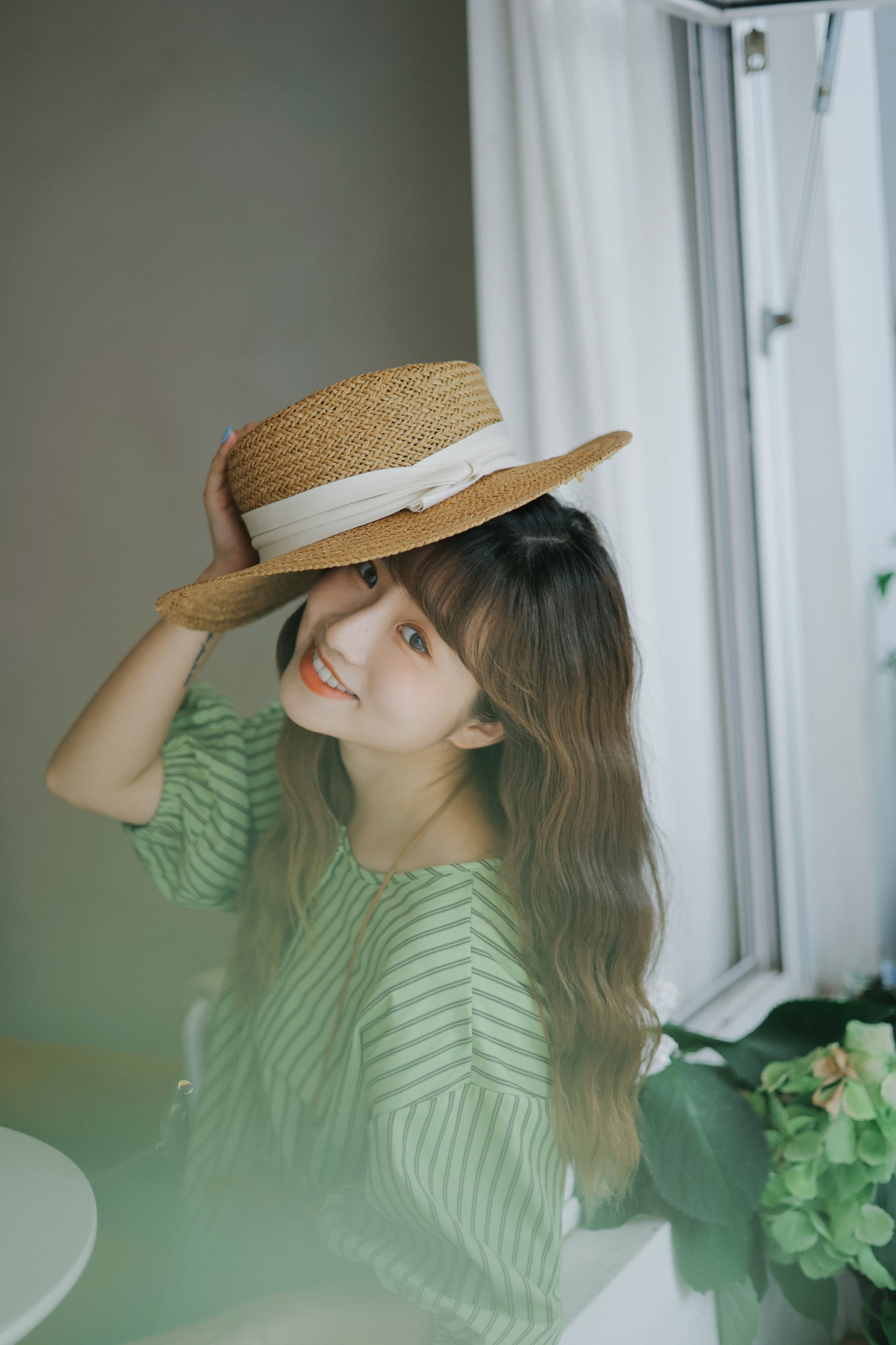 [YITUYU艺图语]2022.08.04 咖啡厅的午后 蓝胖子-[30+1P/265MB]