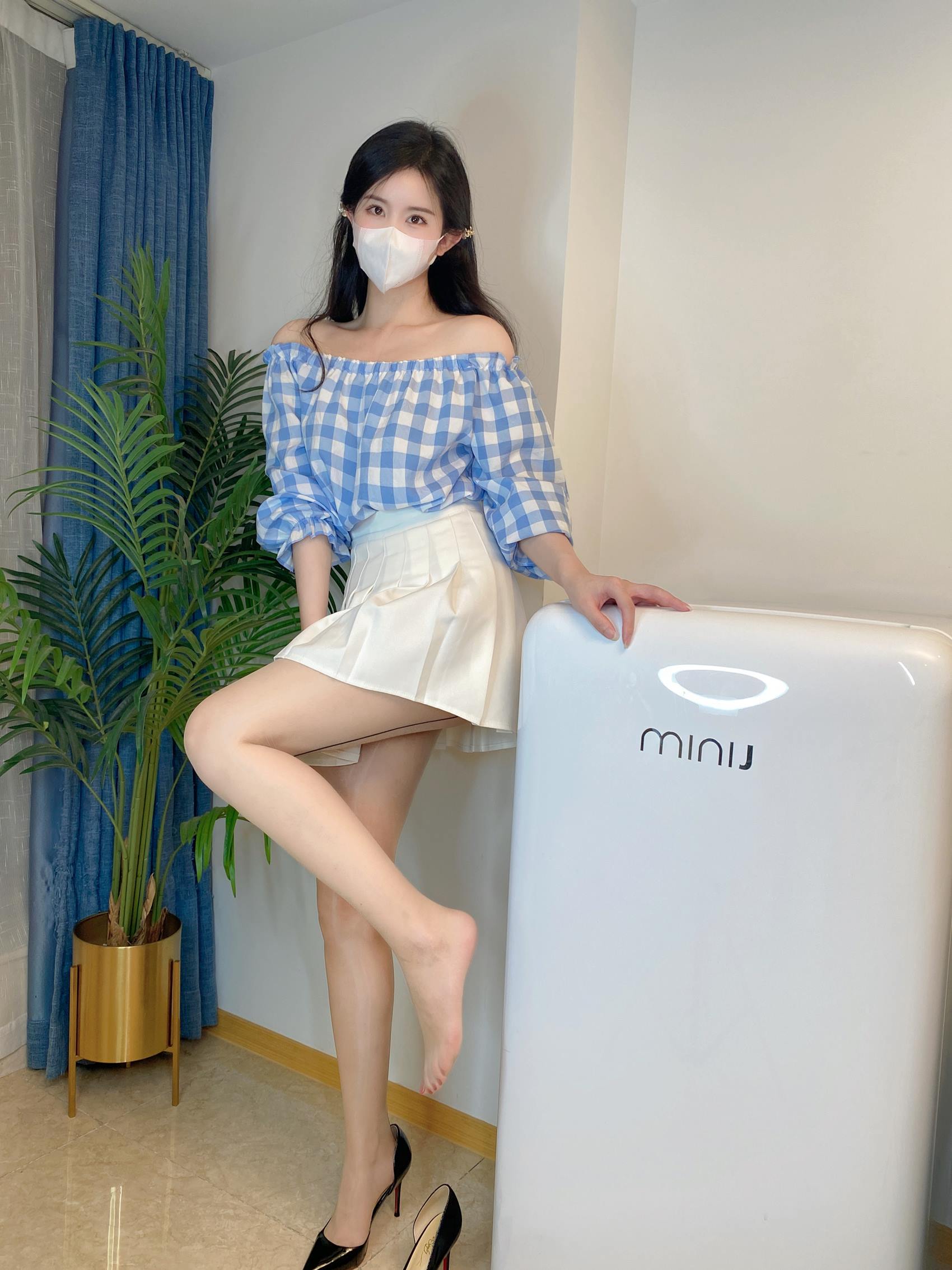 小九九[July芝岚] - 虾线油亮[37P/84MB]