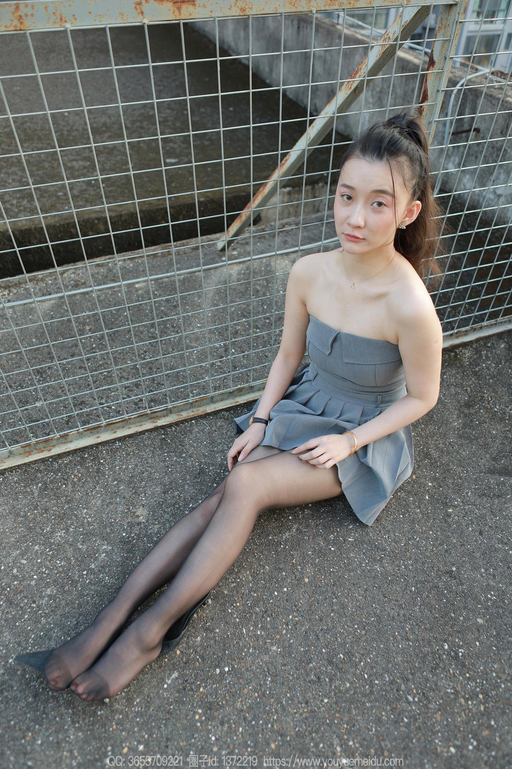 [IESS异思趣向] 2023.11.01 丝享家1574：秋秋《灰色小礼裙》[78P/99MB]