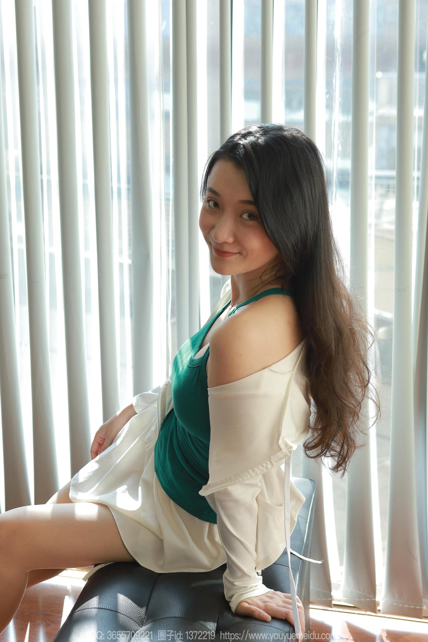 [IESS异思趣向] 2023.11.15 丝享家1586：秋秋《绿色挂脖》[88P/90MB]