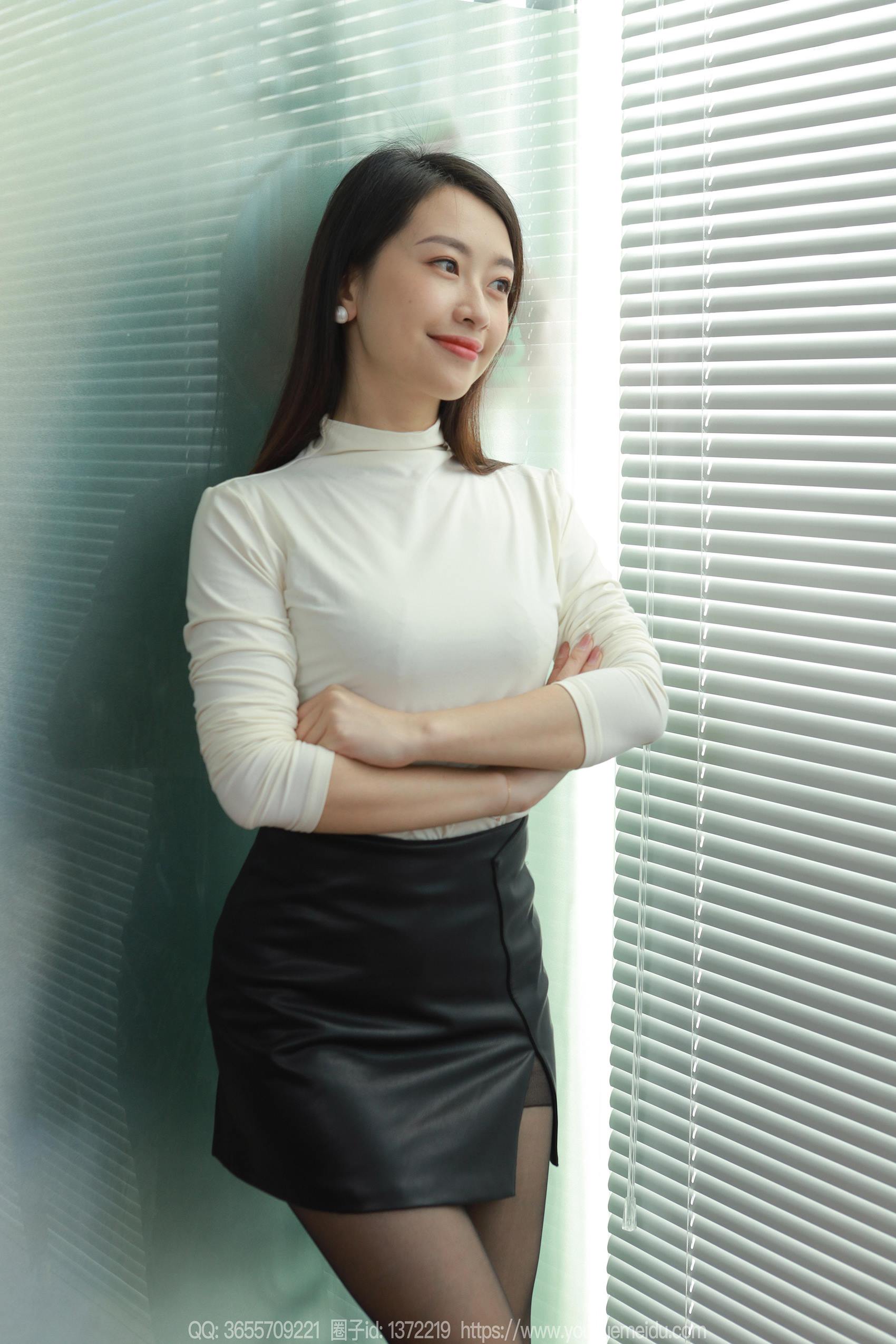 [IESS异思趣向] 2023.11.20 丝享家1590：小婕《工作白加黑》[84P/91MB]