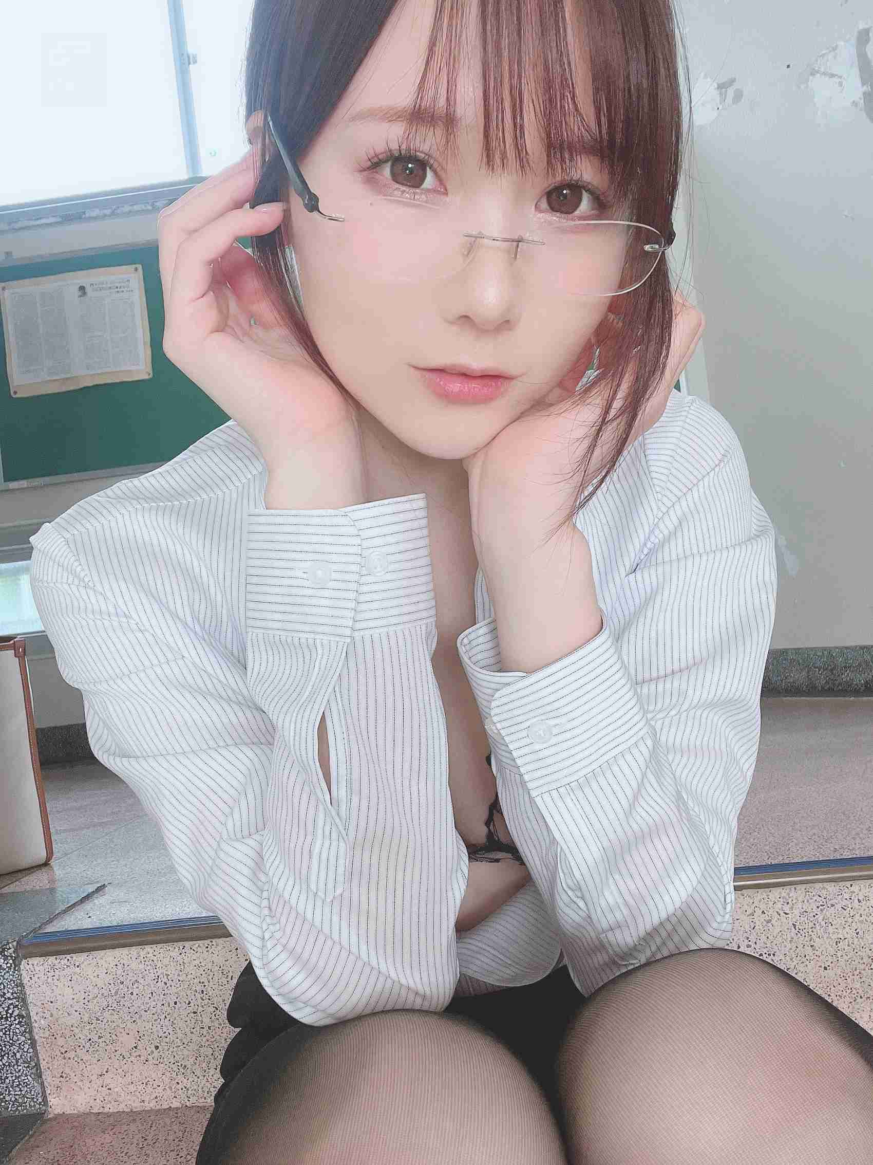 网紅Coser@けん研(けんけん) Fantia-2022年7月合辑[169P/511M]