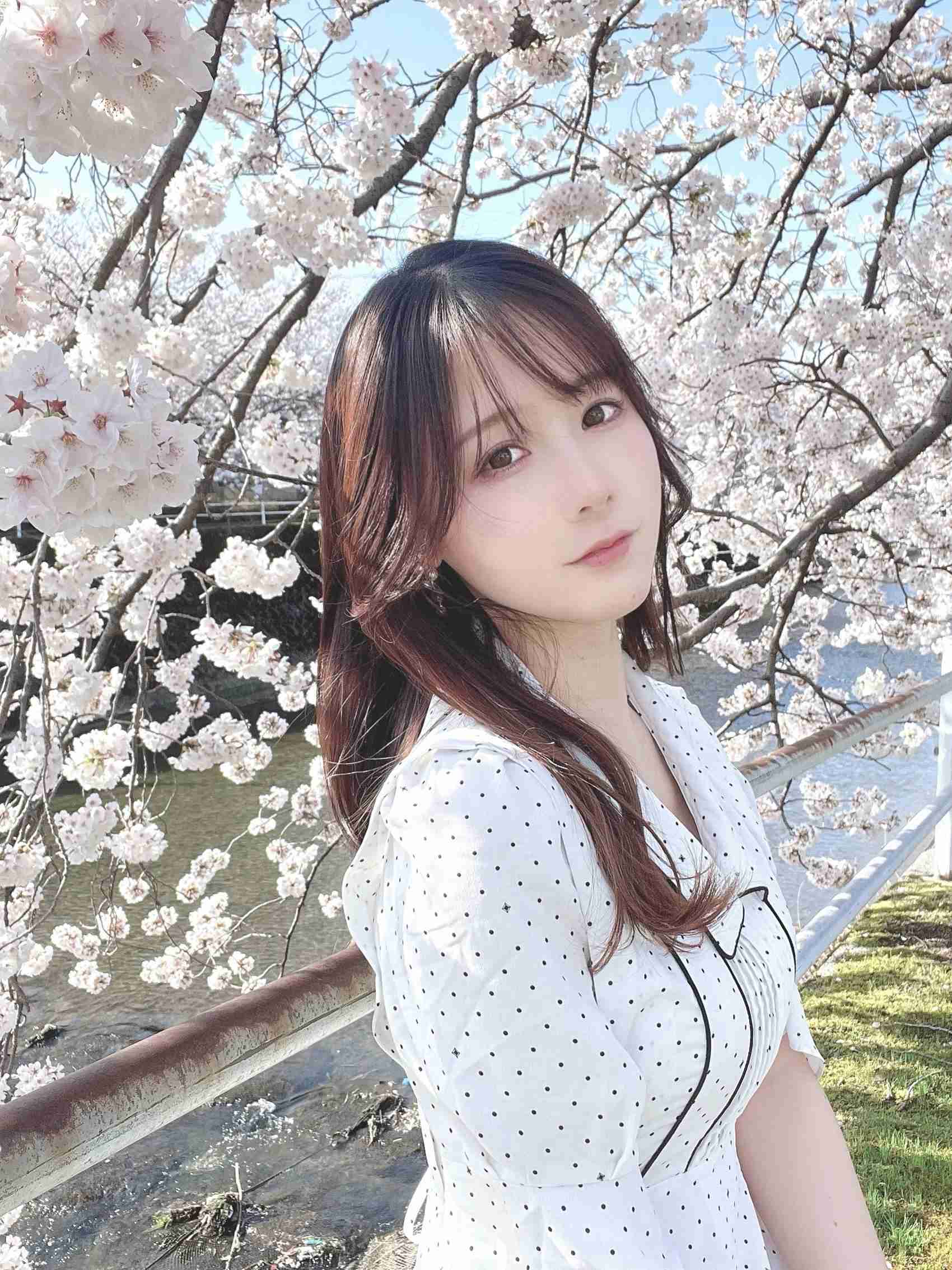 网紅Coser@けん研(けんけん) Fantia-2022年4月合辑[146P/4V/473M]