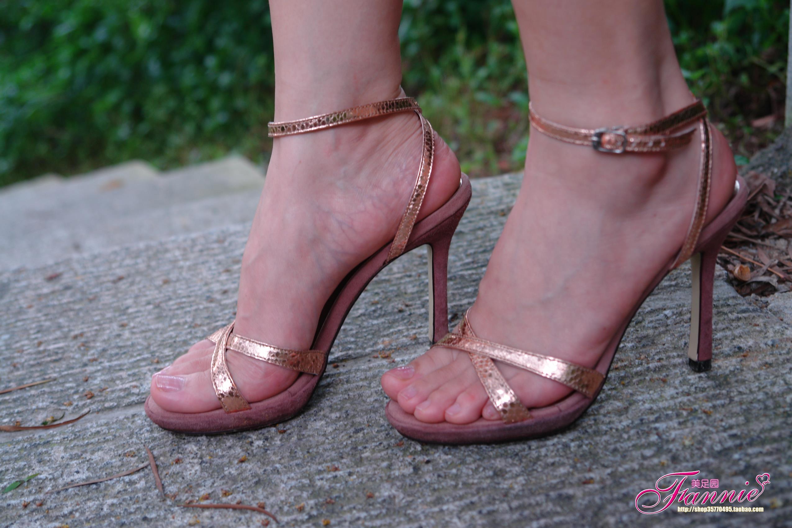 Fannie芬妮每足园 No.292 绿野仙踪 [20P/62MB]