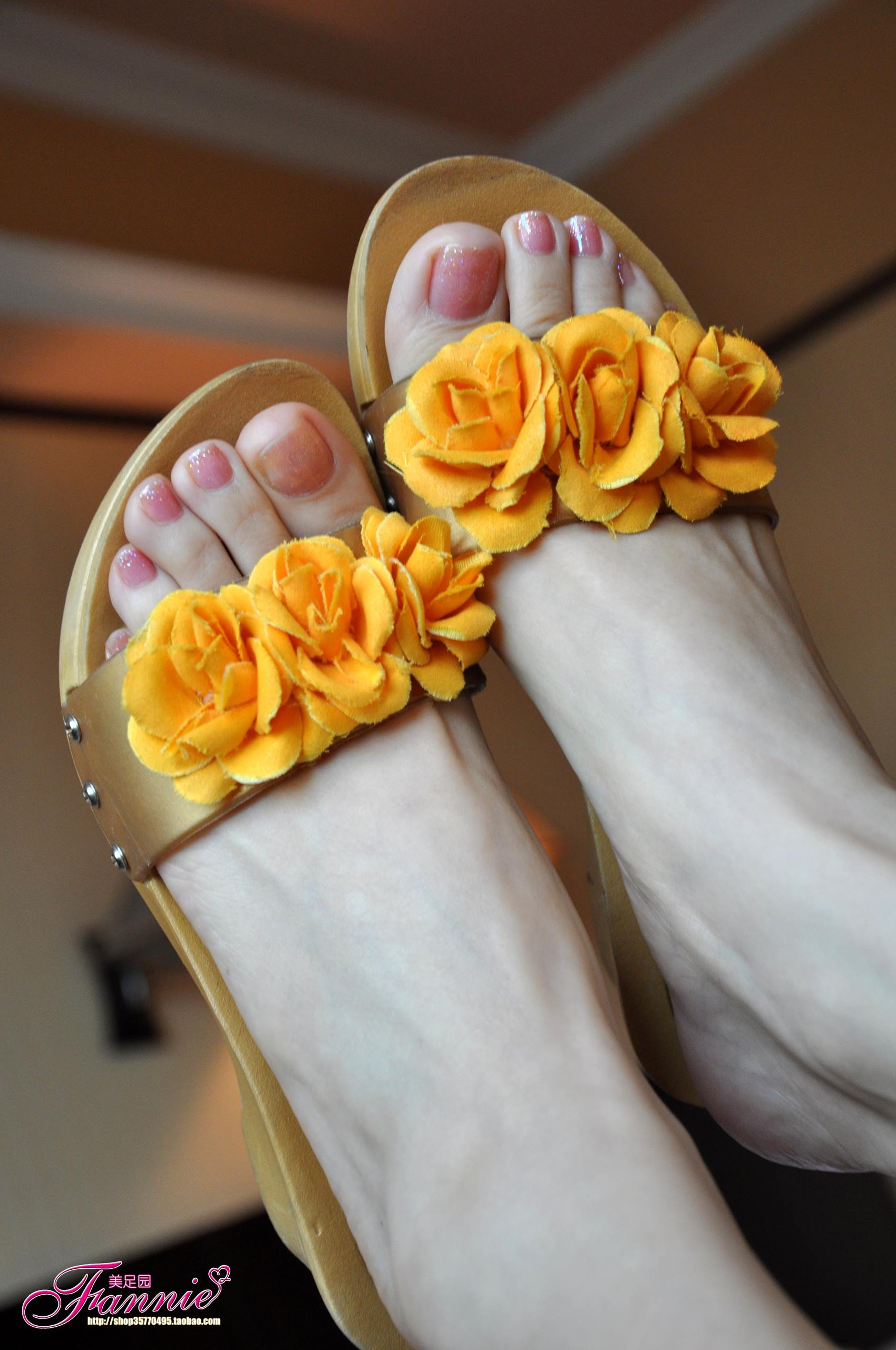 Fannie芬妮每足园 No.319 梦中的婚礼 黄玫瑰 [62P/179MB]