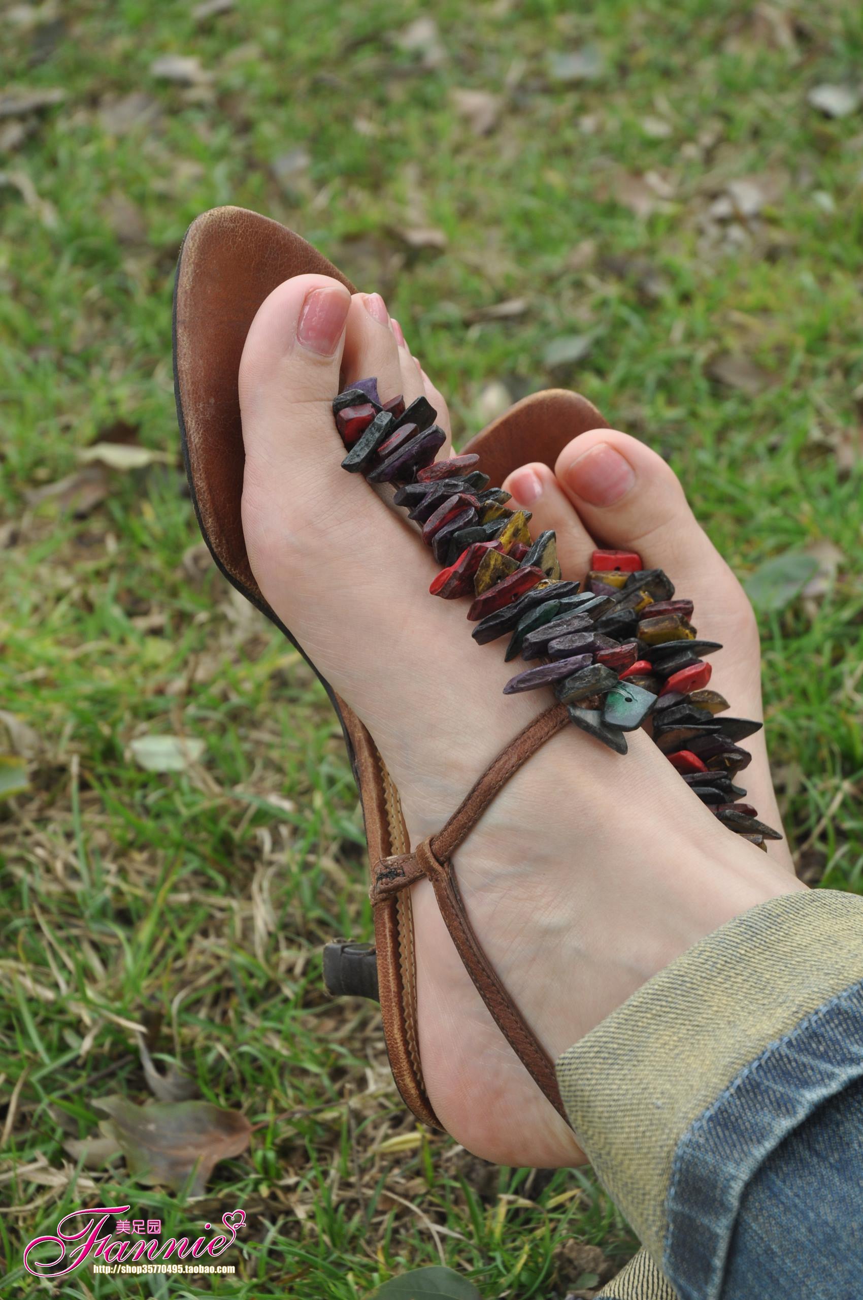 Fannie芬妮每足园 No.309 梦幻绿洲 [64P/184MB]