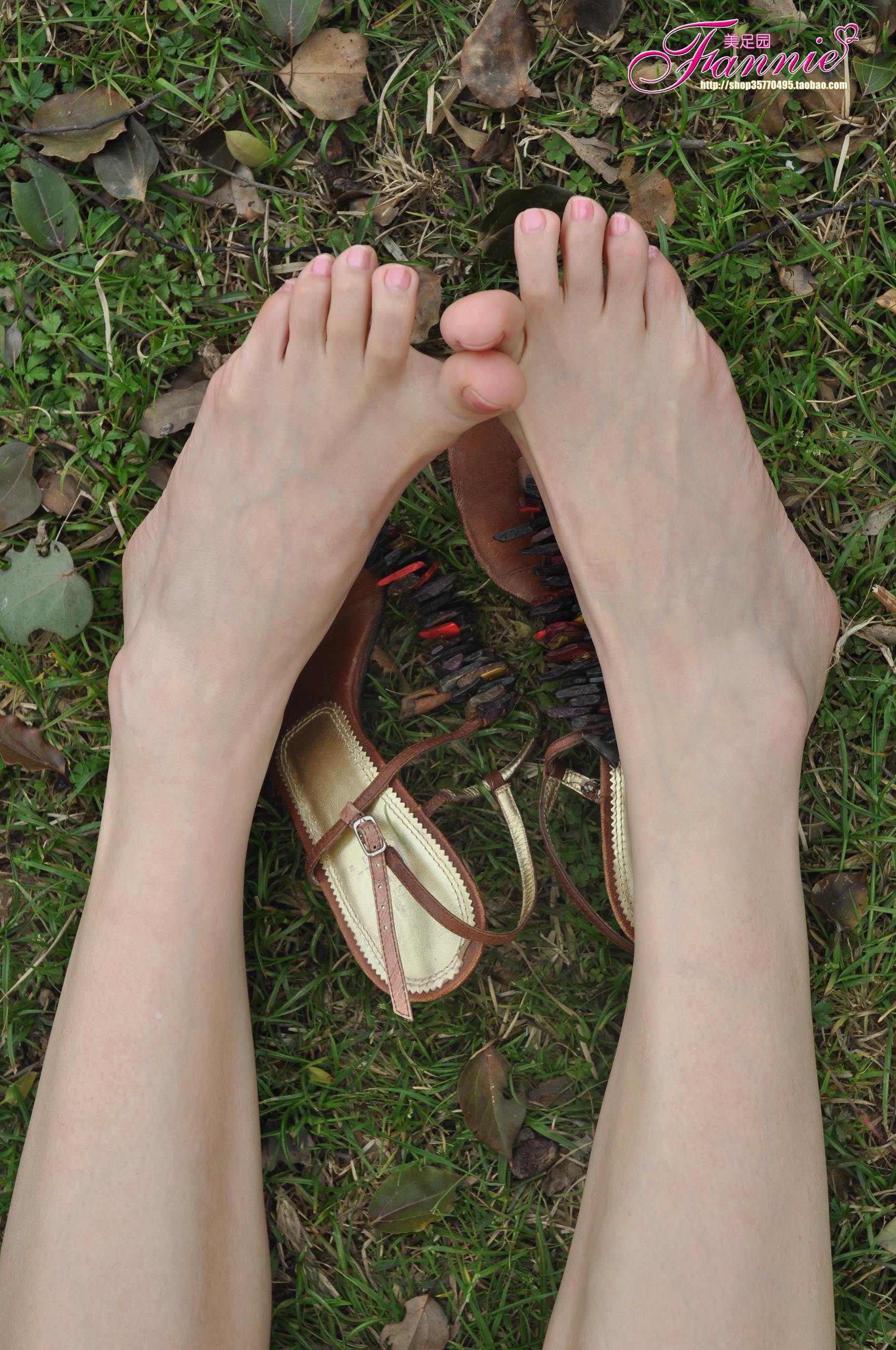 Fannie芬妮每足园 No.309 梦幻绿洲 [64P/184MB]