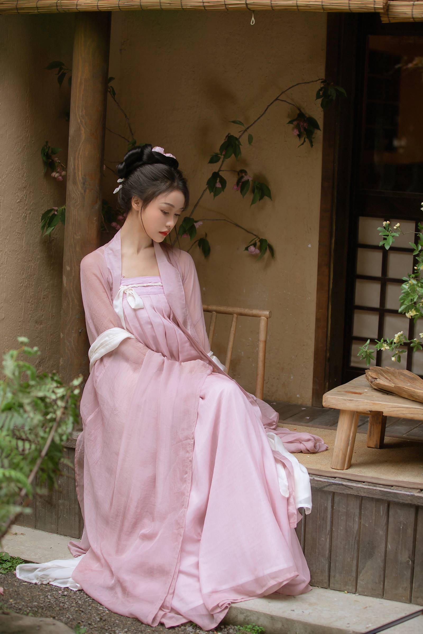 [YITUYU艺图语]2022.08.15 春日宴 梨一依[24+1P/306MB]