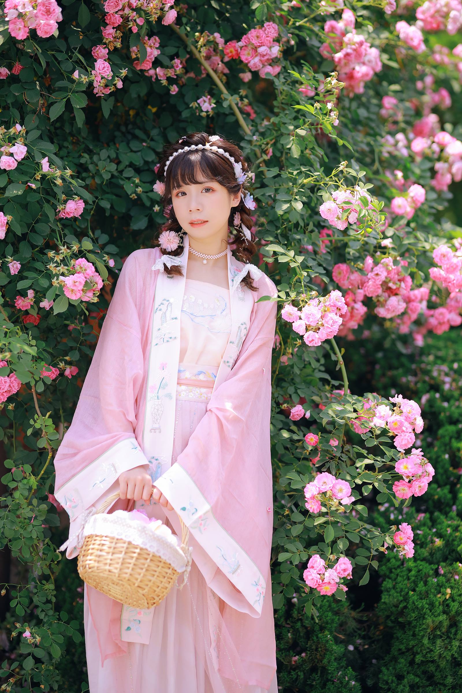 [YITUYU艺图语]2022.08.20 吻花香 Suky喜欢软绵绵毛茸茸的团子[25+1P/205MB]