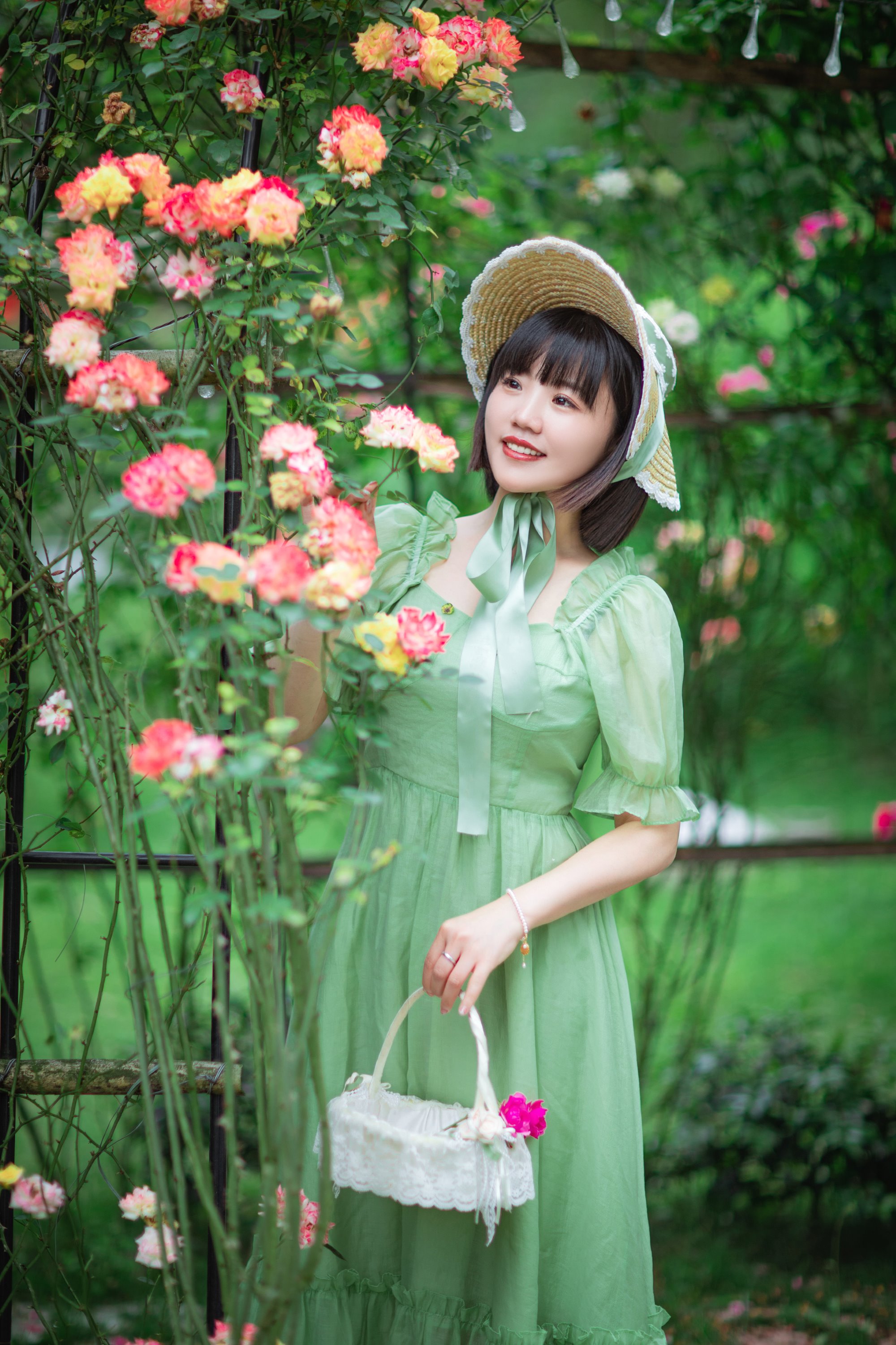 [YITUYU艺图语]2022.08.12 蔷薇花开 冬琴[19+1P/347MB]